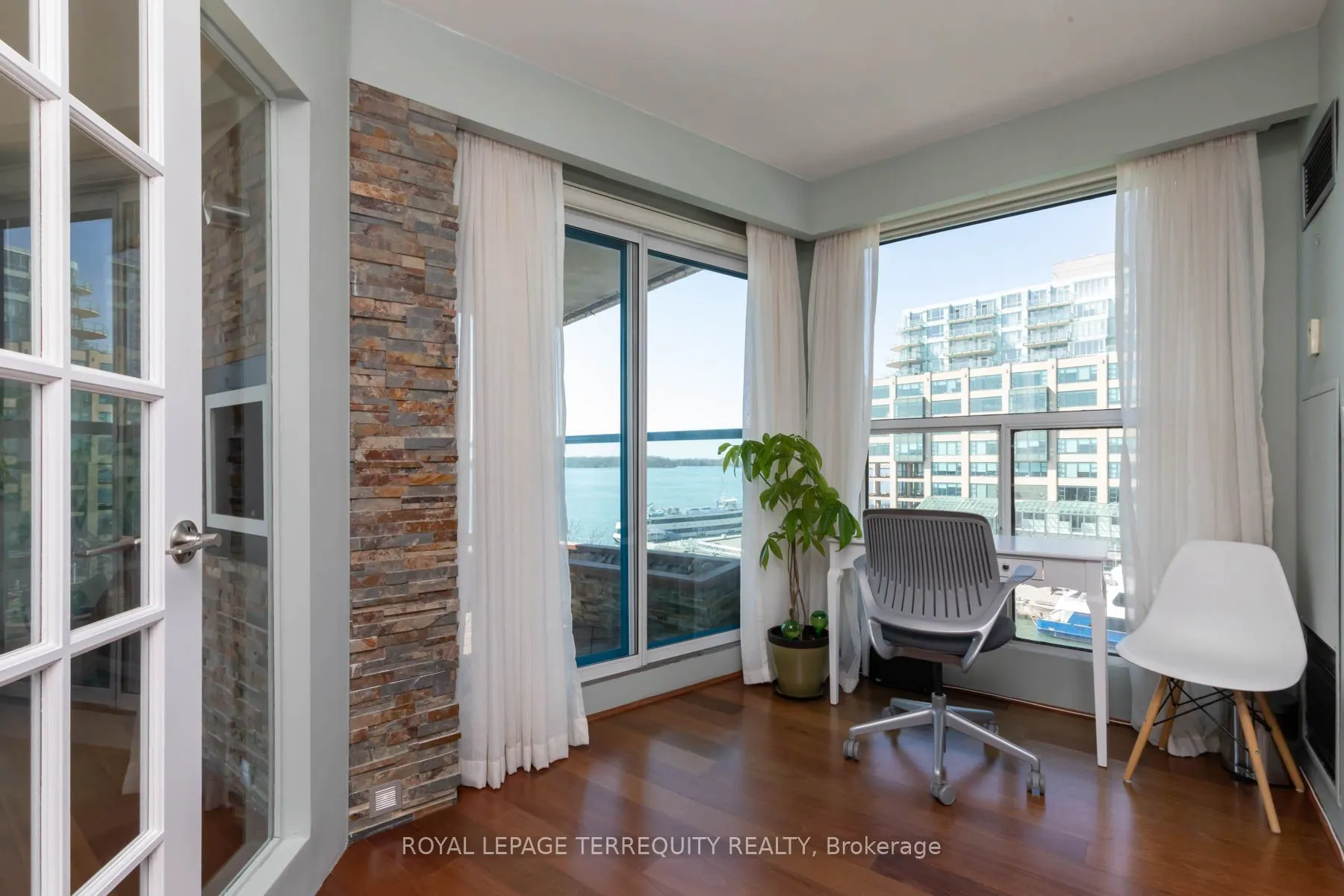 99 Harbour Square, #708 ST