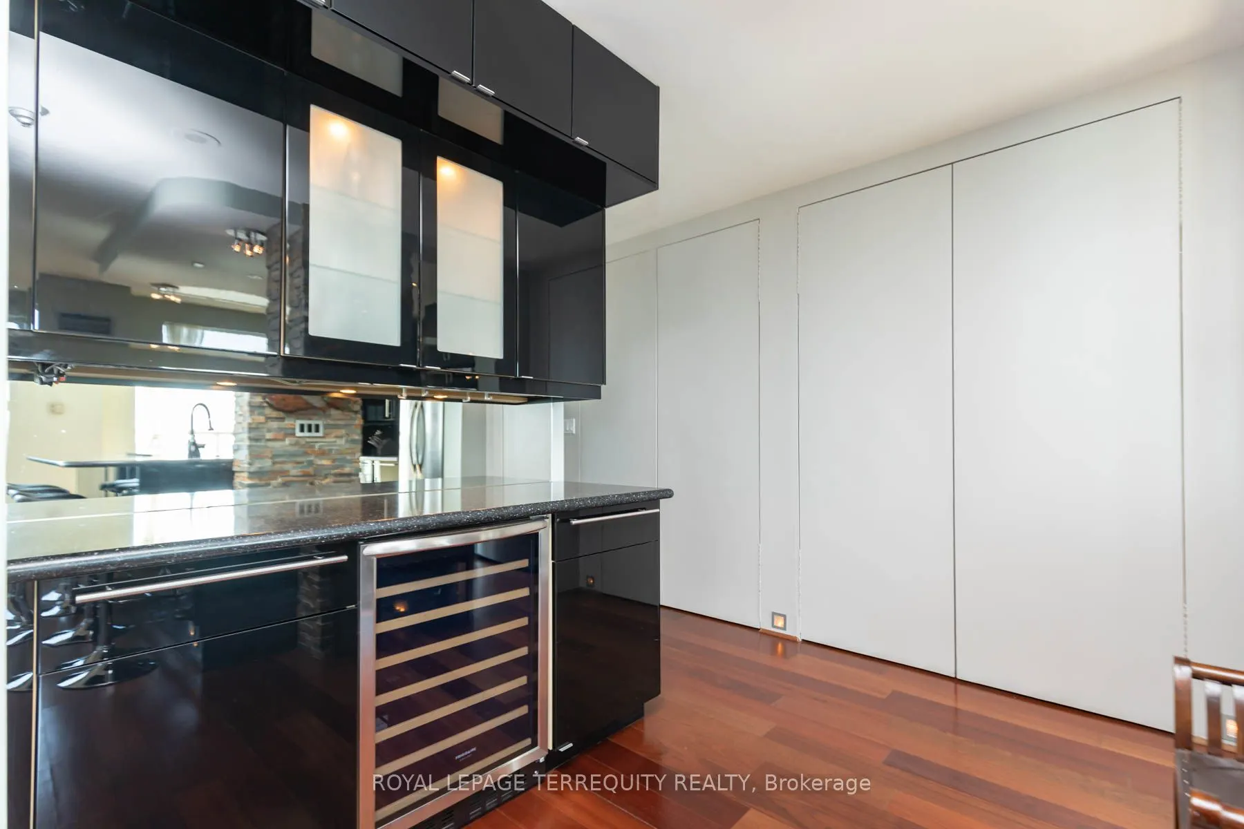 99 Harbour Square, #708 ST