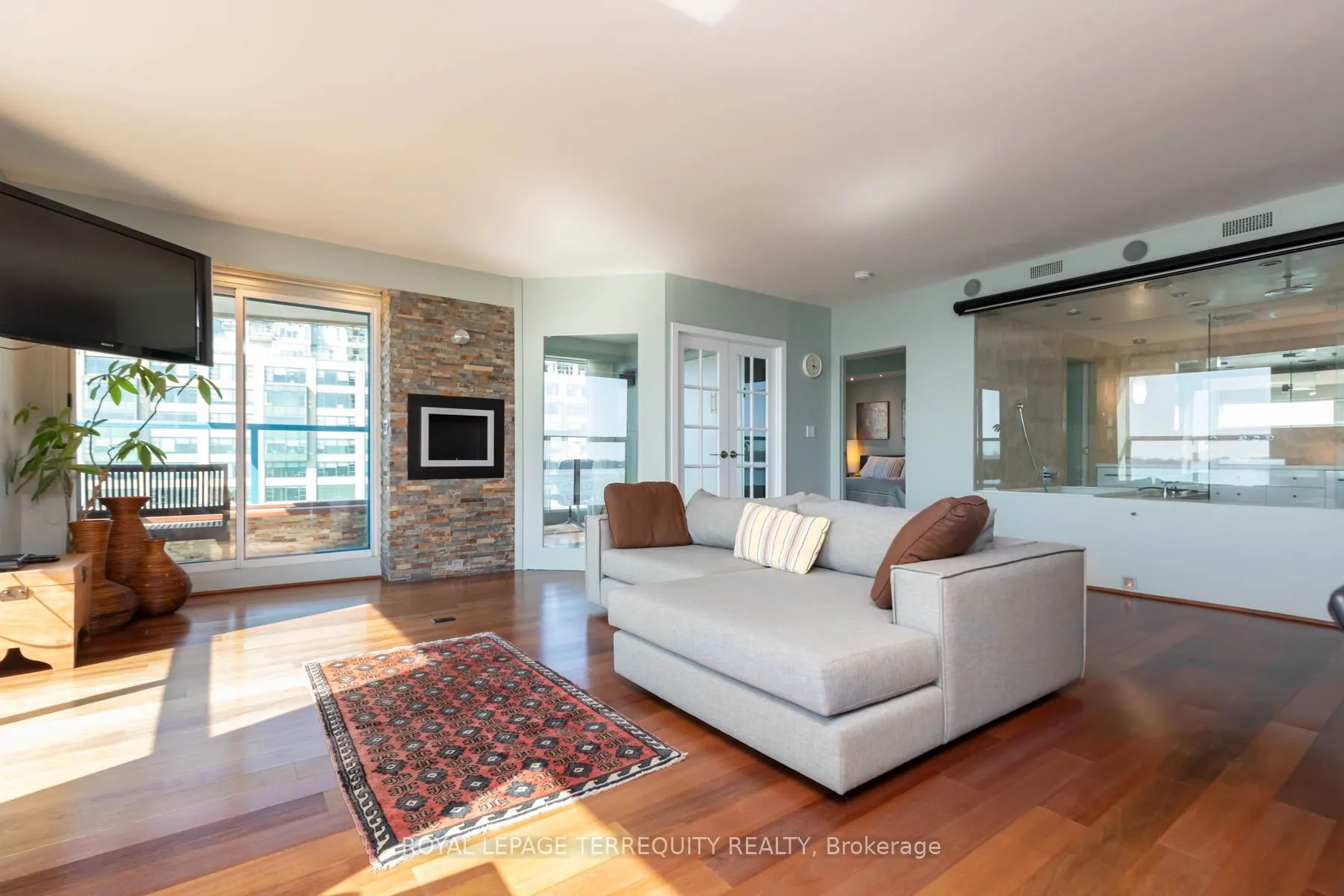 99 Harbour Square, #708 ST