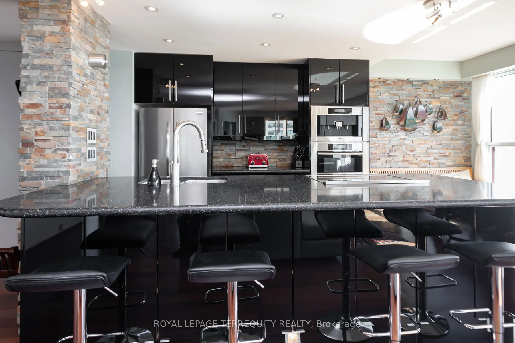 99 Harbour Square, #708 ST