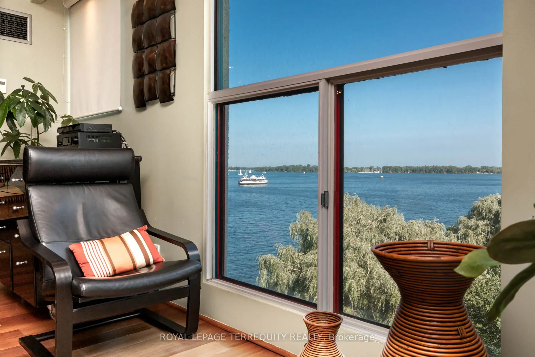 99 Harbour Square, #708 ST