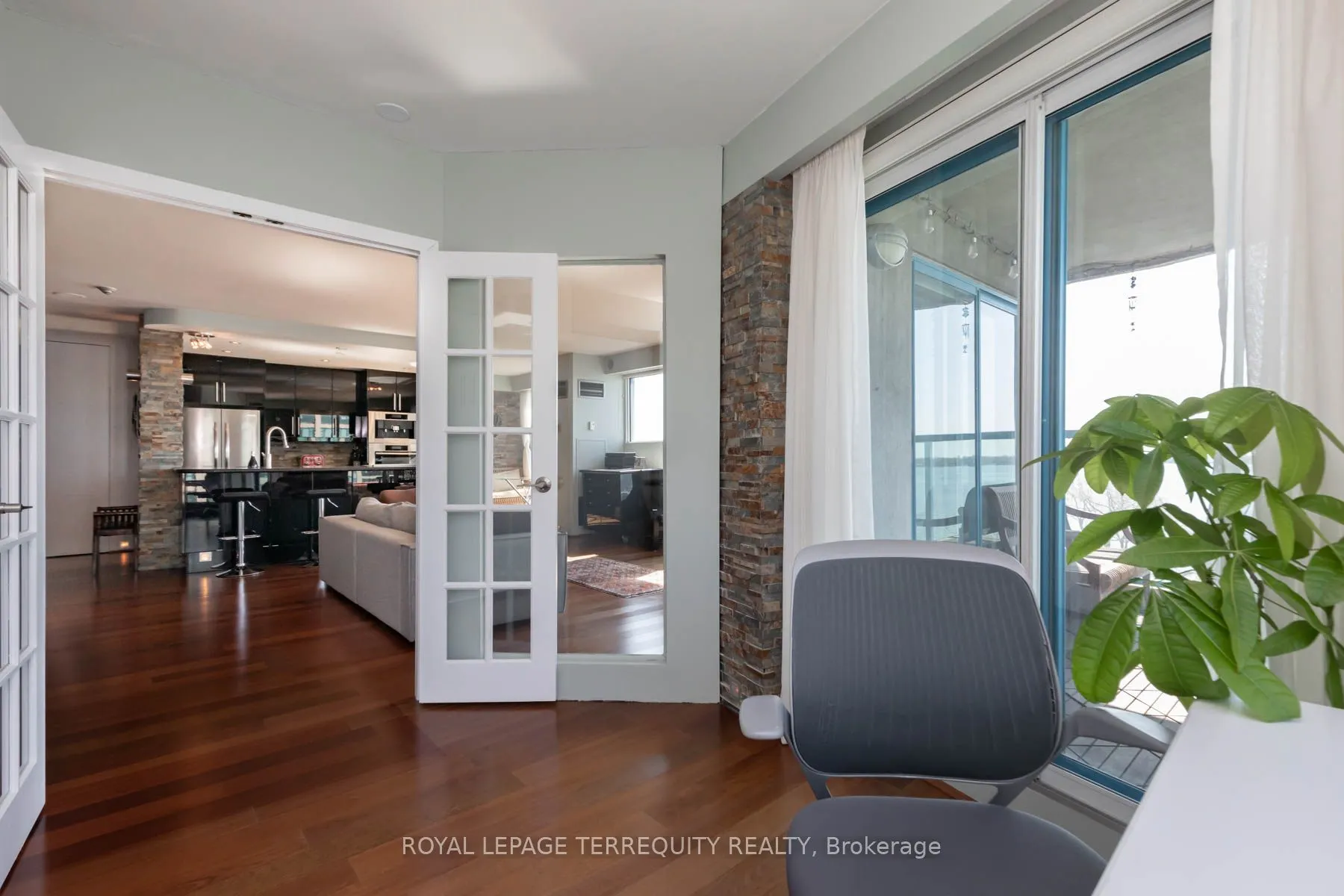 99 Harbour Square, #708 ST