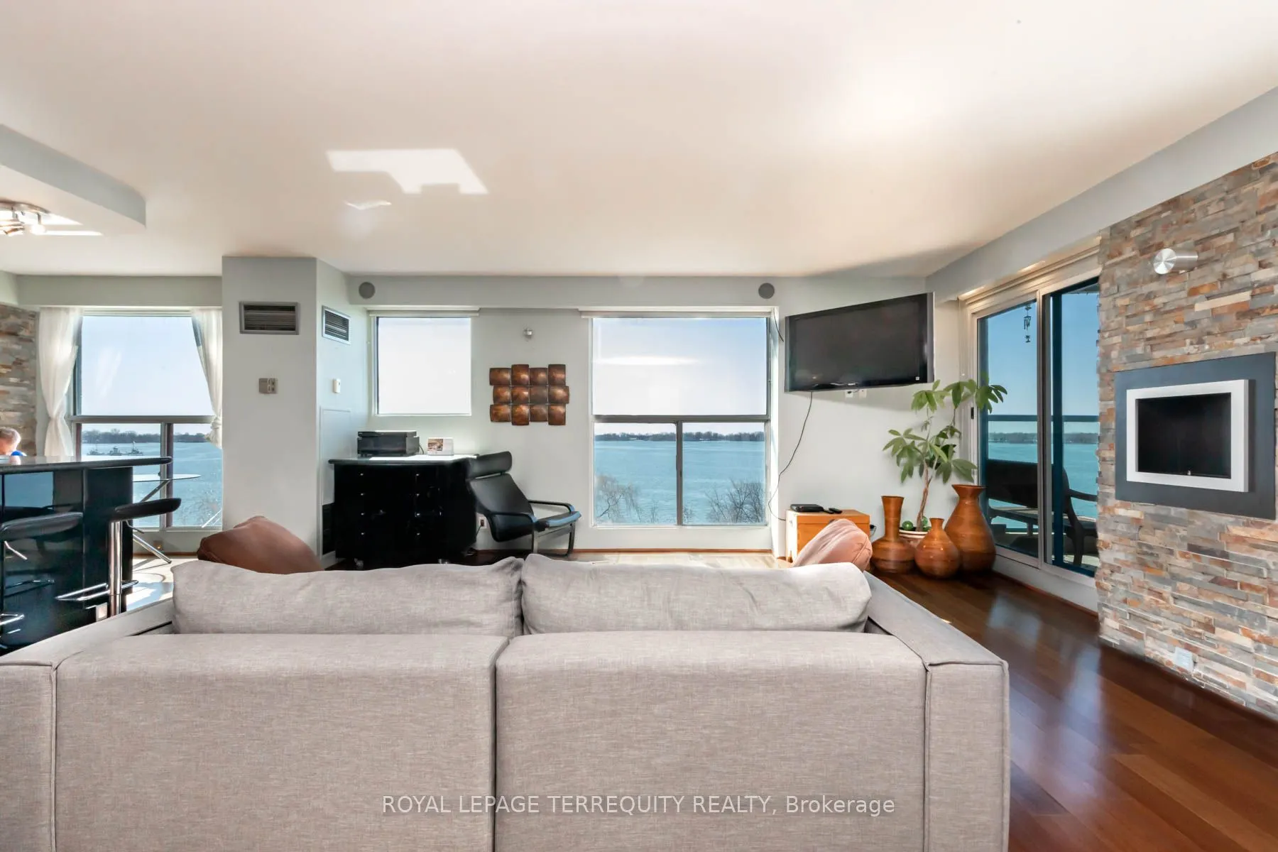 99 Harbour Square, #708 ST