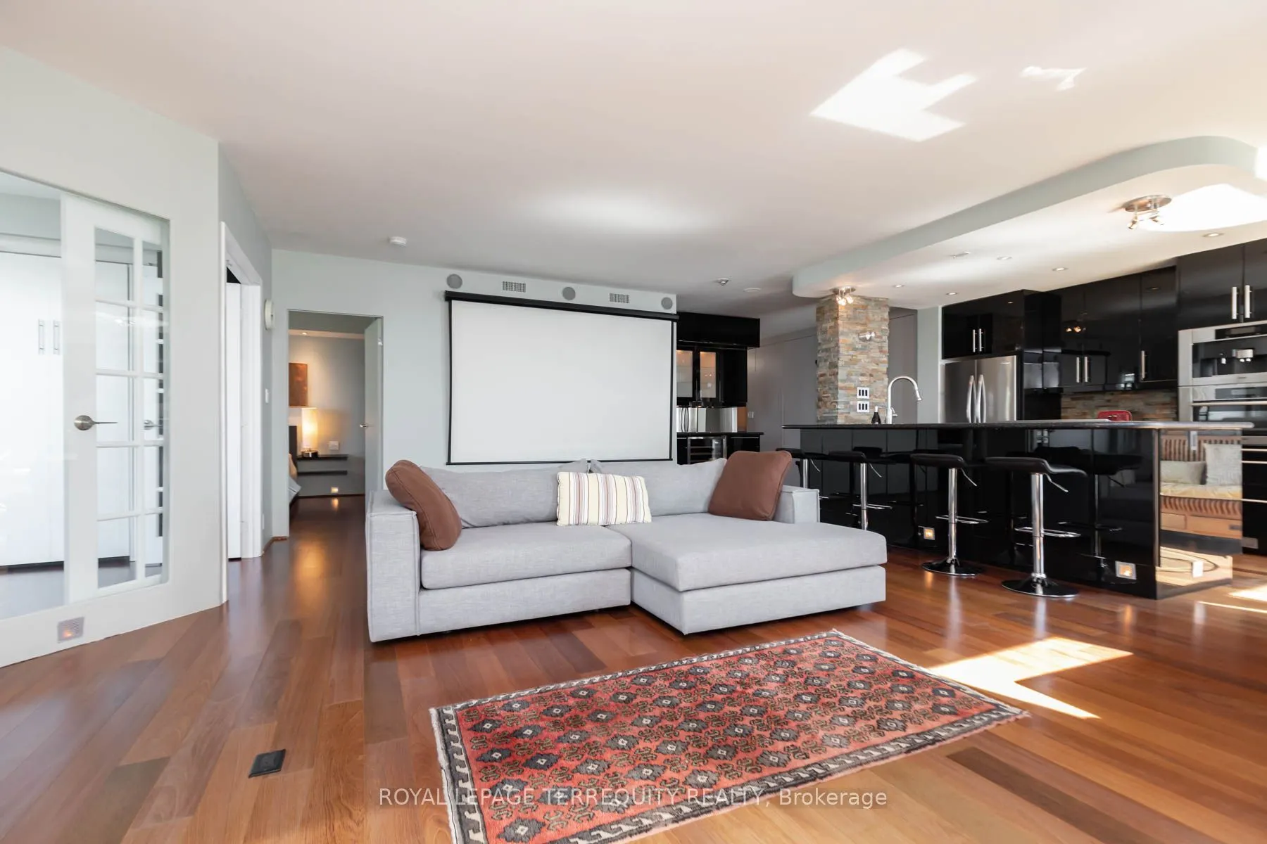 99 Harbour Square, #708 ST
