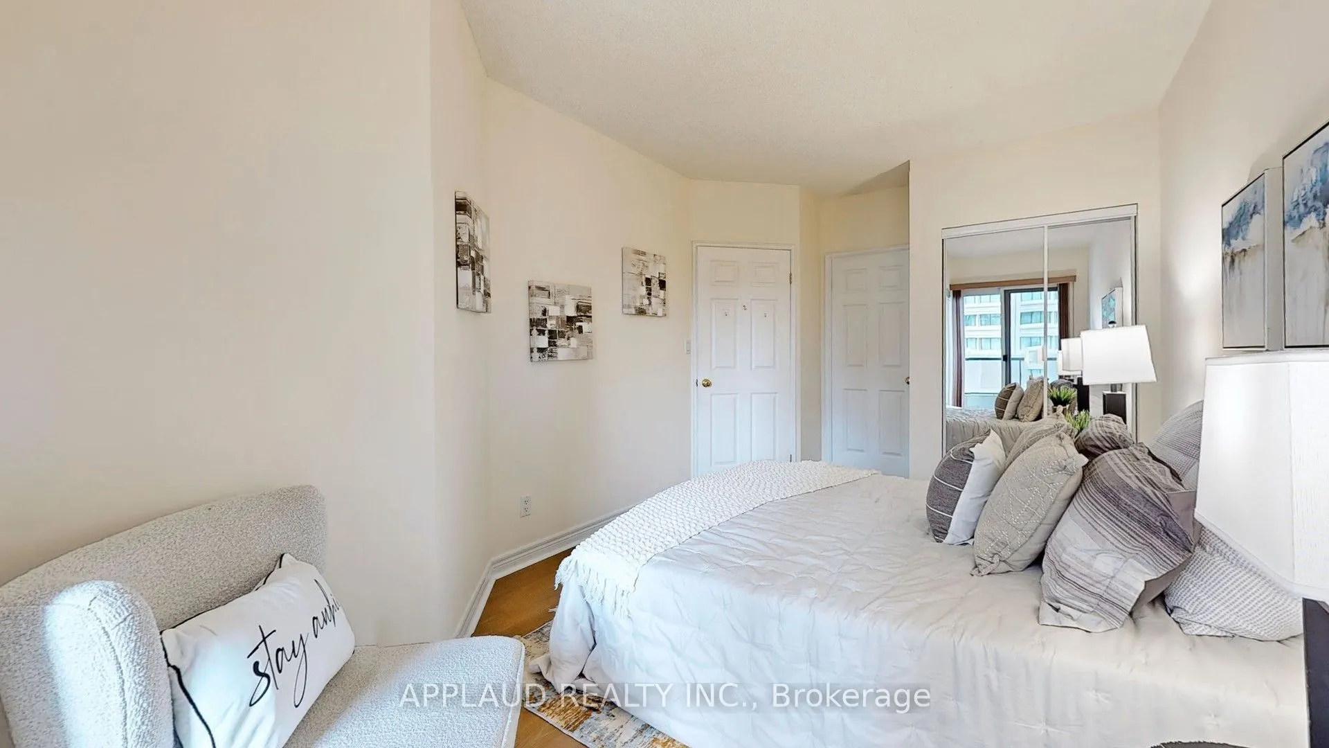 55 Bloor Street E, #1507