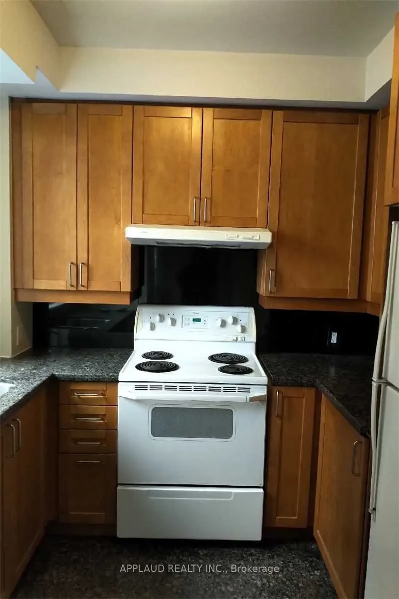 55 Bloor Street E, #1507