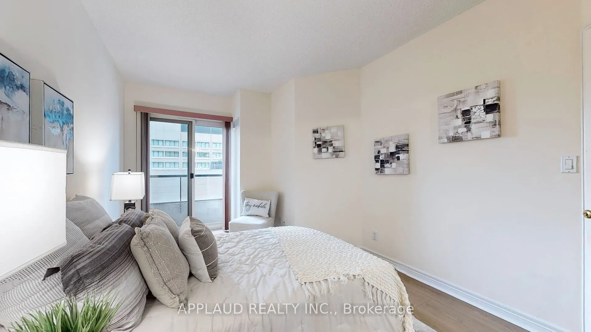 55 Bloor Street E, #1507