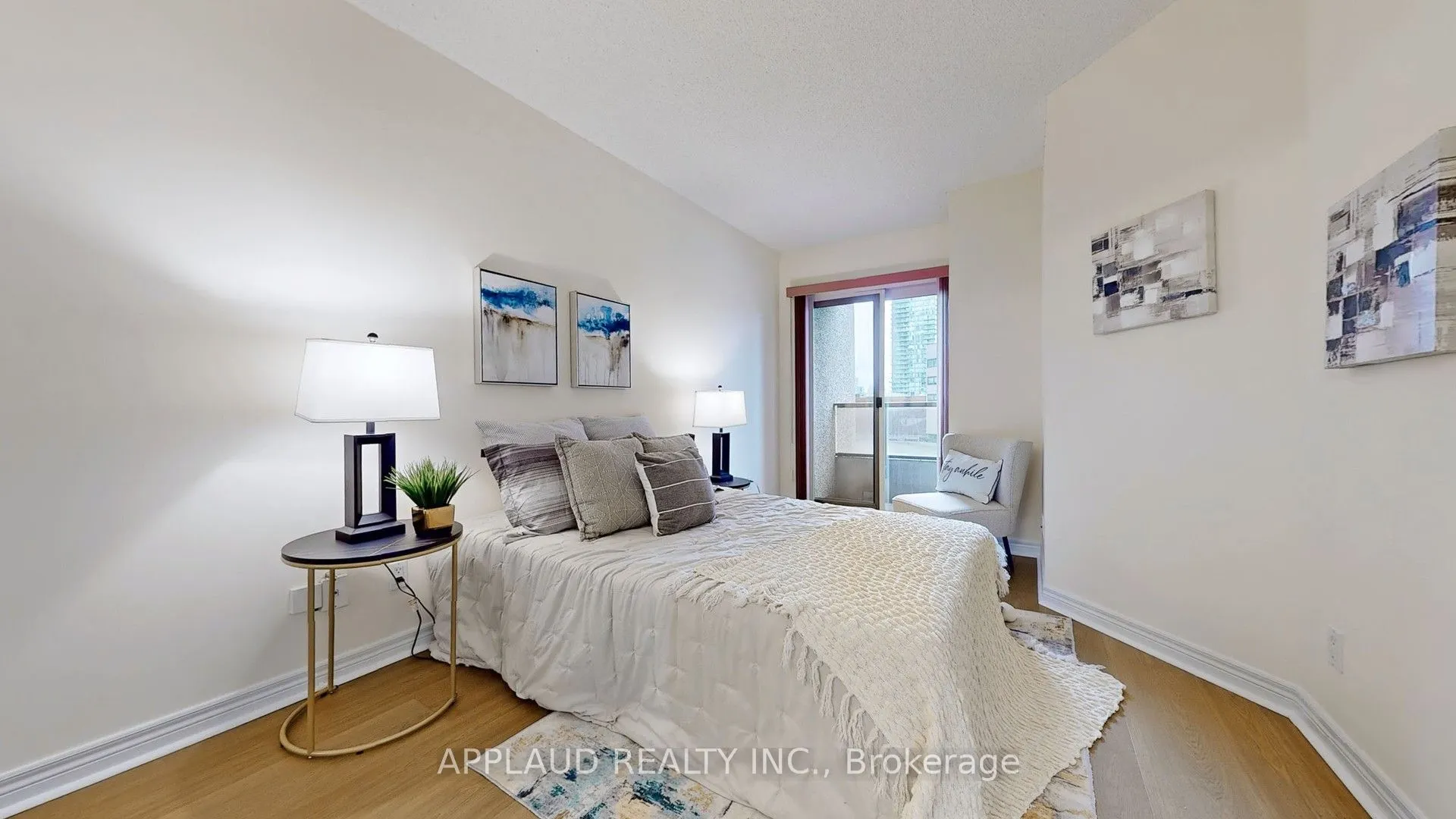 55 Bloor Street E, #1507