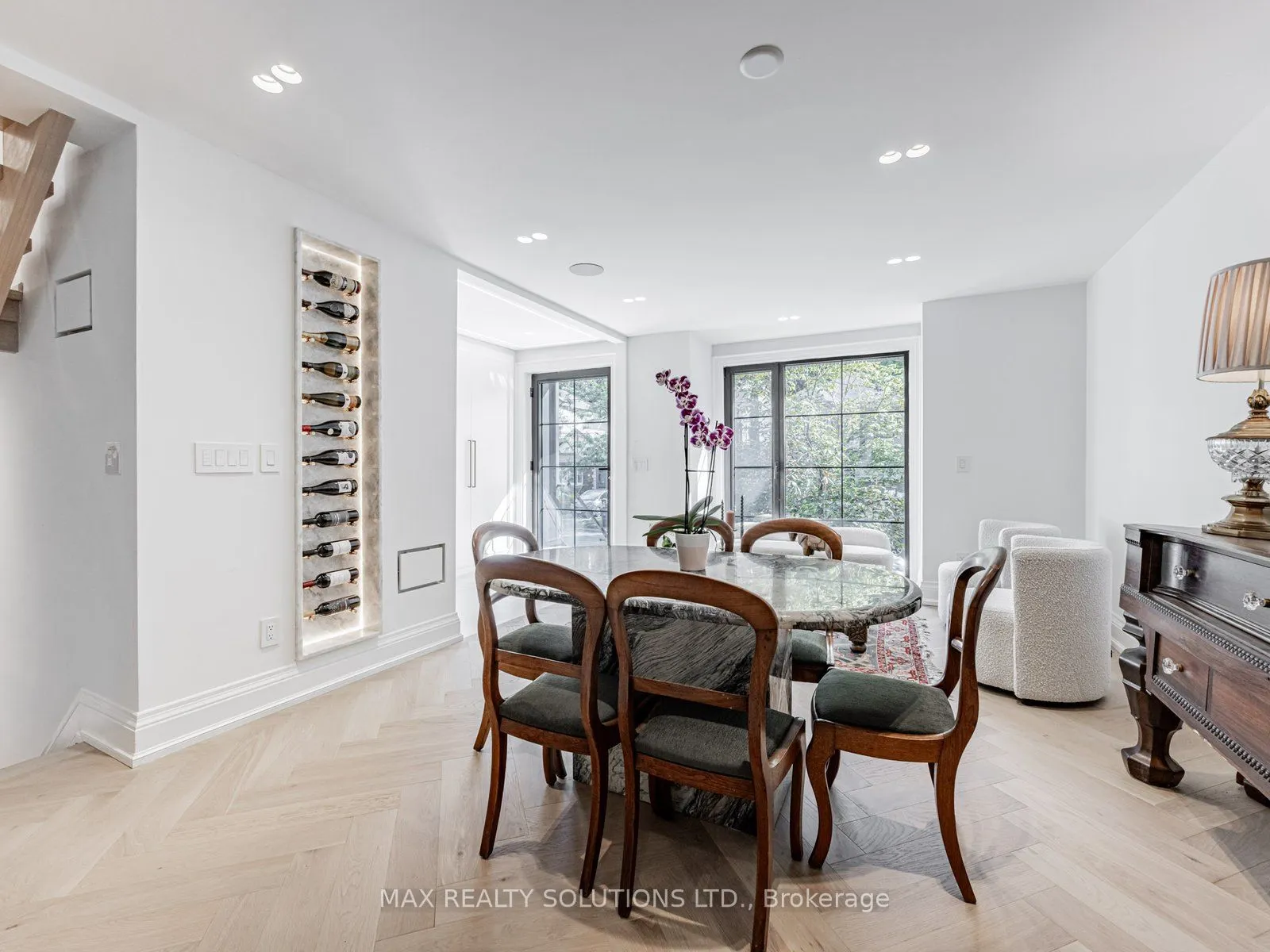 22 mann Avenue