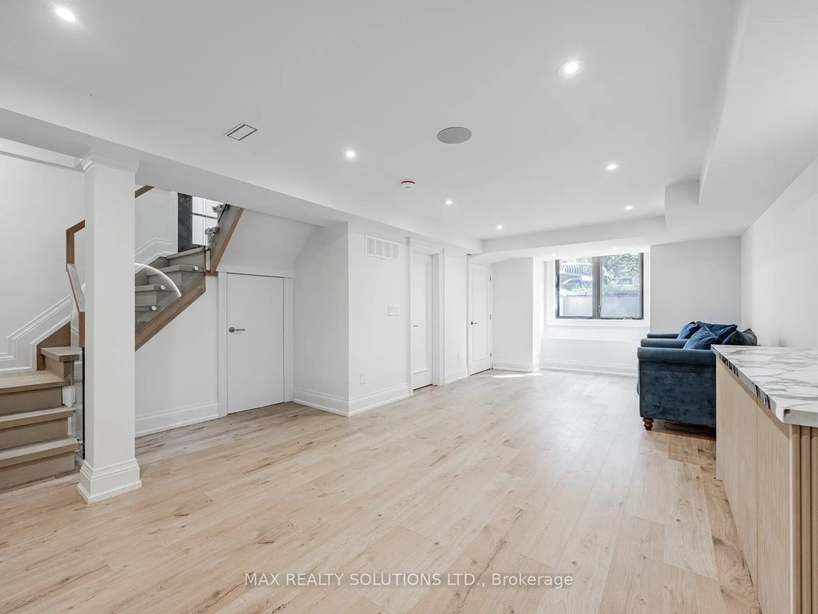 22 mann Avenue