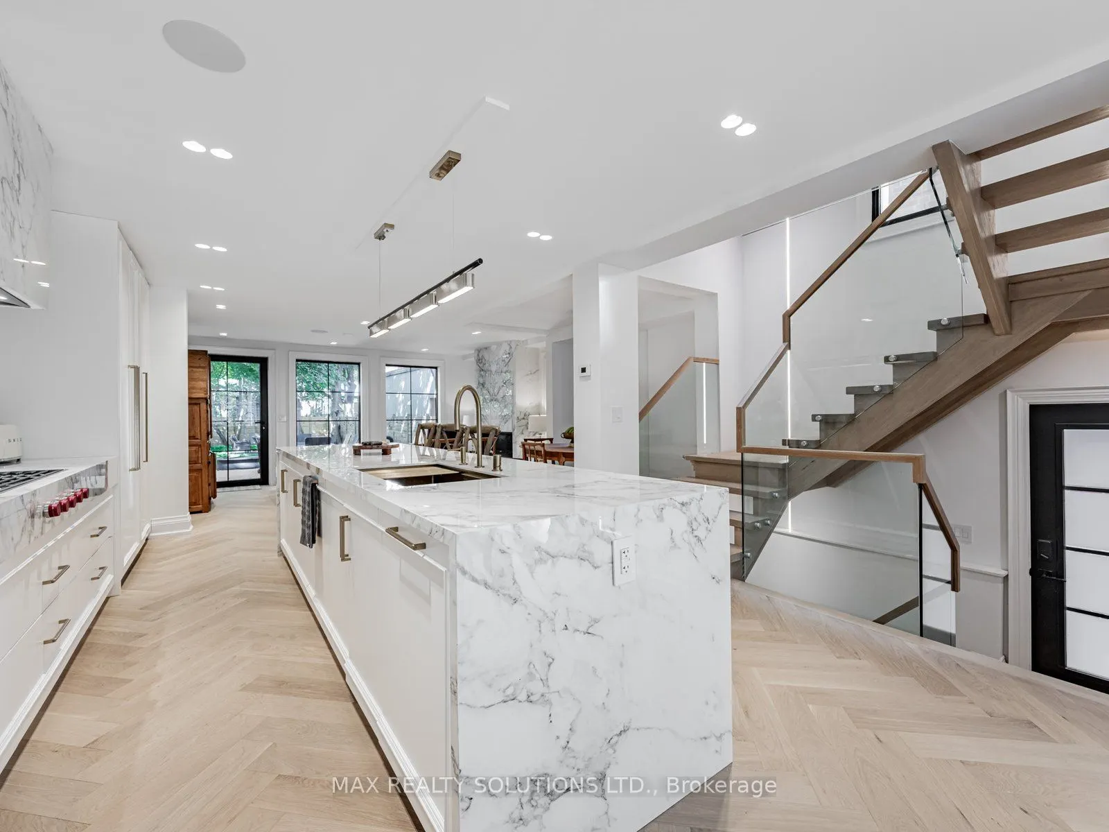 22 mann Avenue