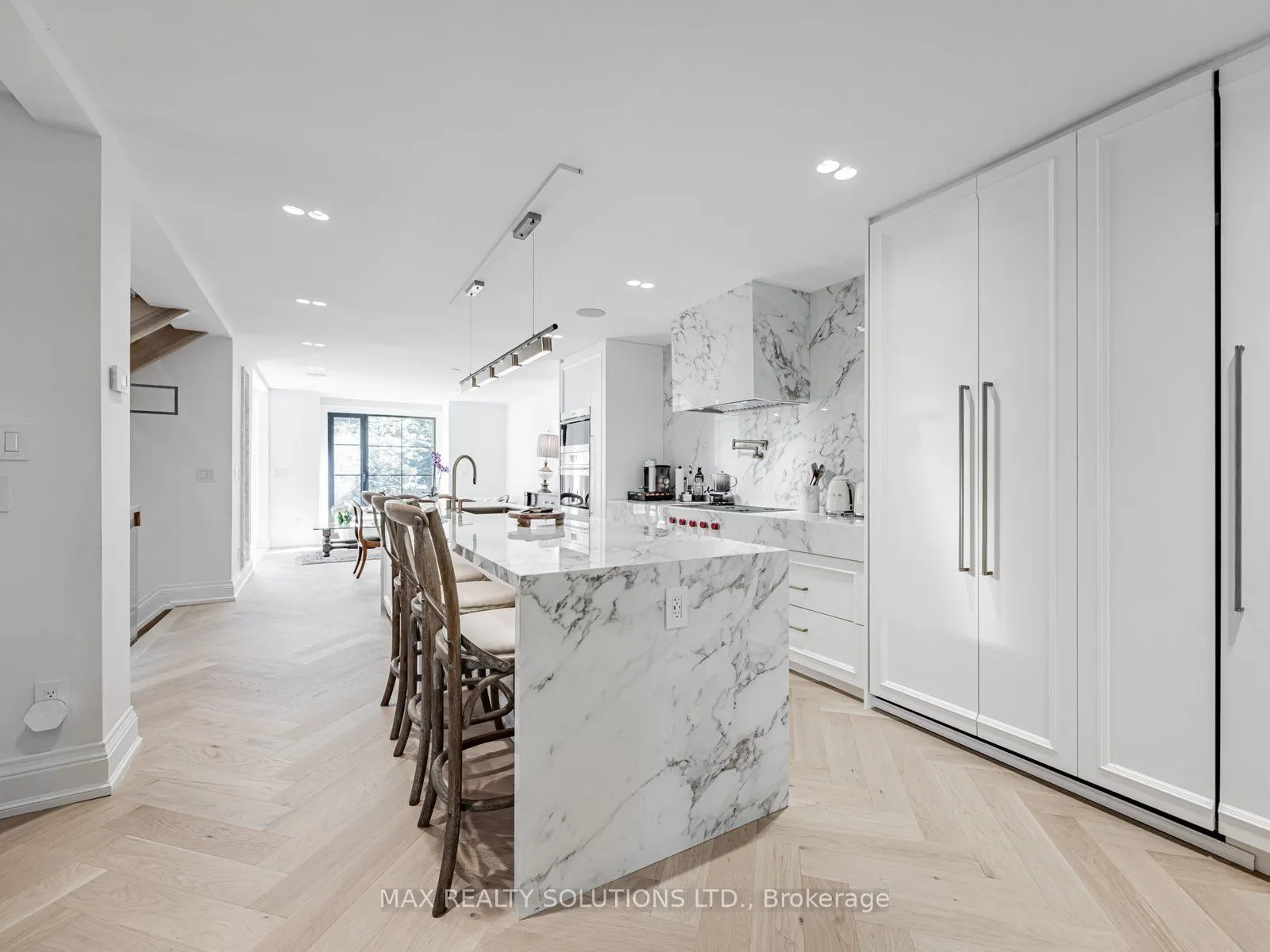 22 mann Avenue
