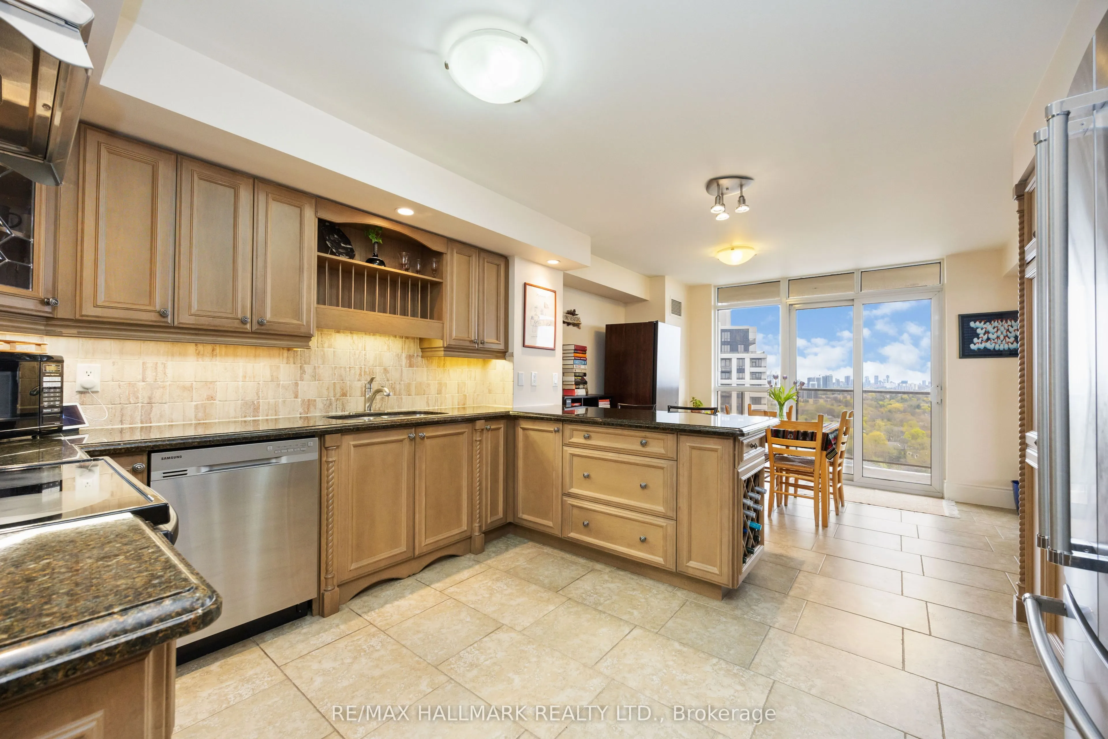 80 Harrison Garden Boulevard, #1821