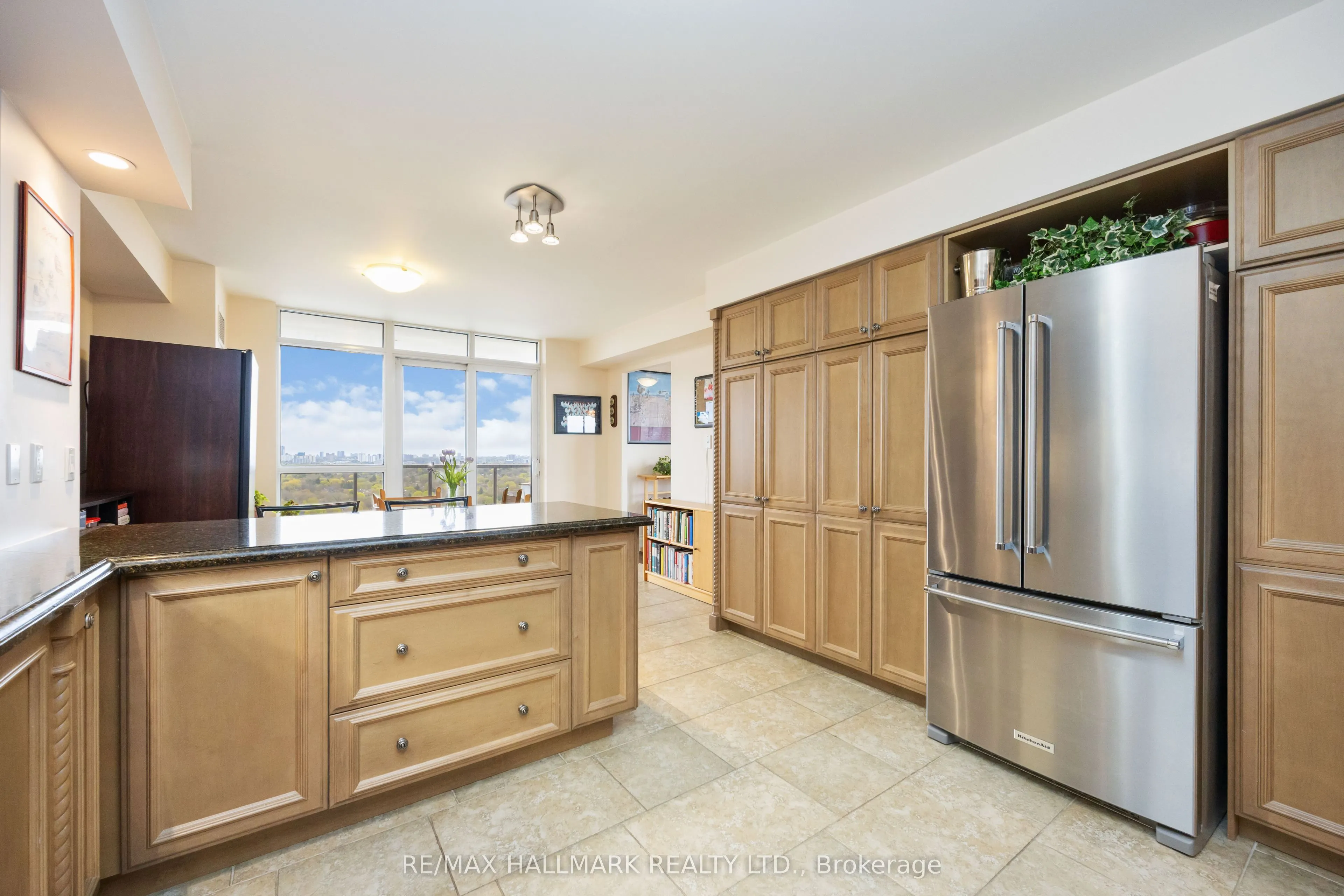 80 Harrison Garden Boulevard, #1821