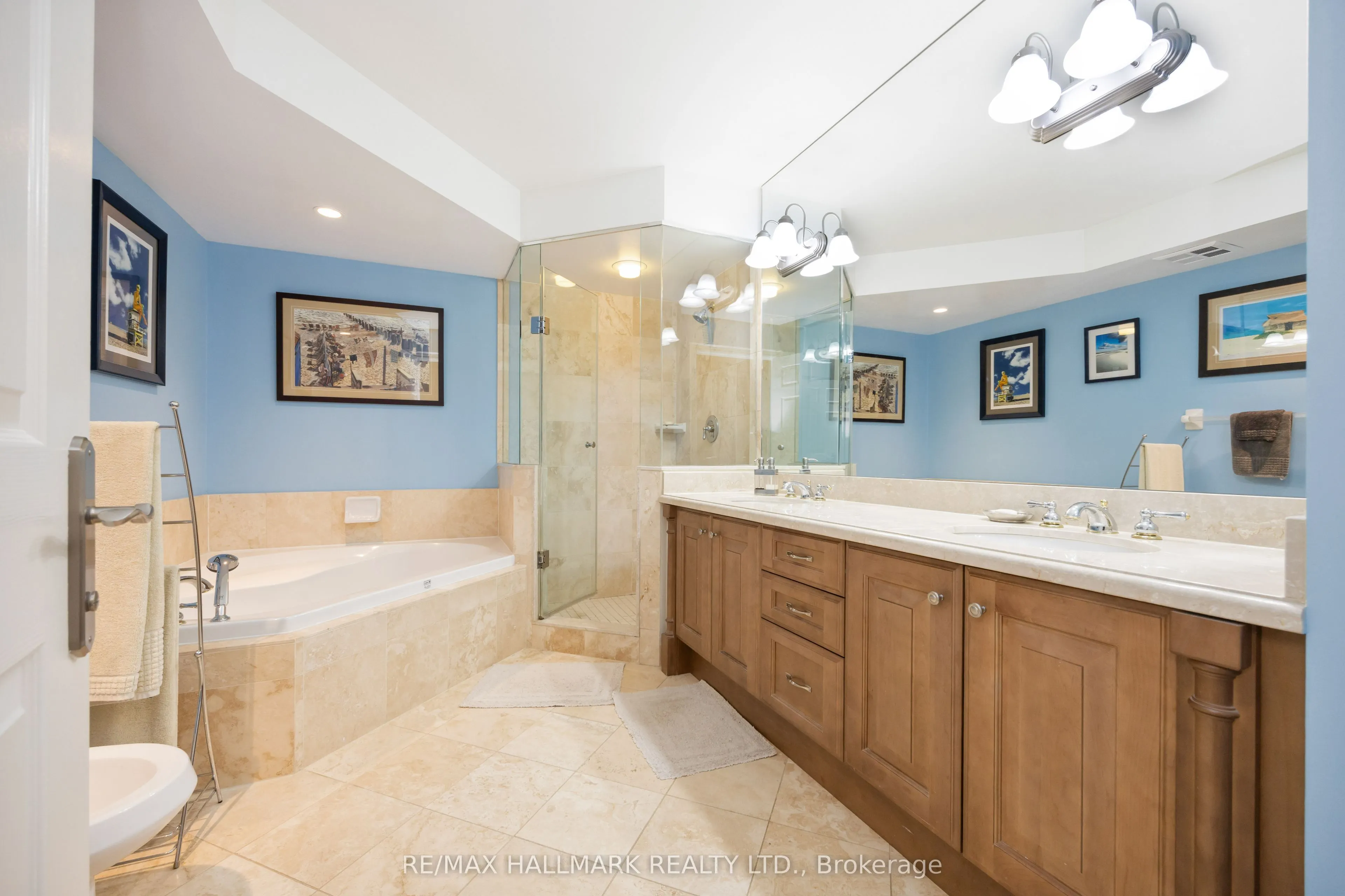 80 Harrison Garden Boulevard, #1821