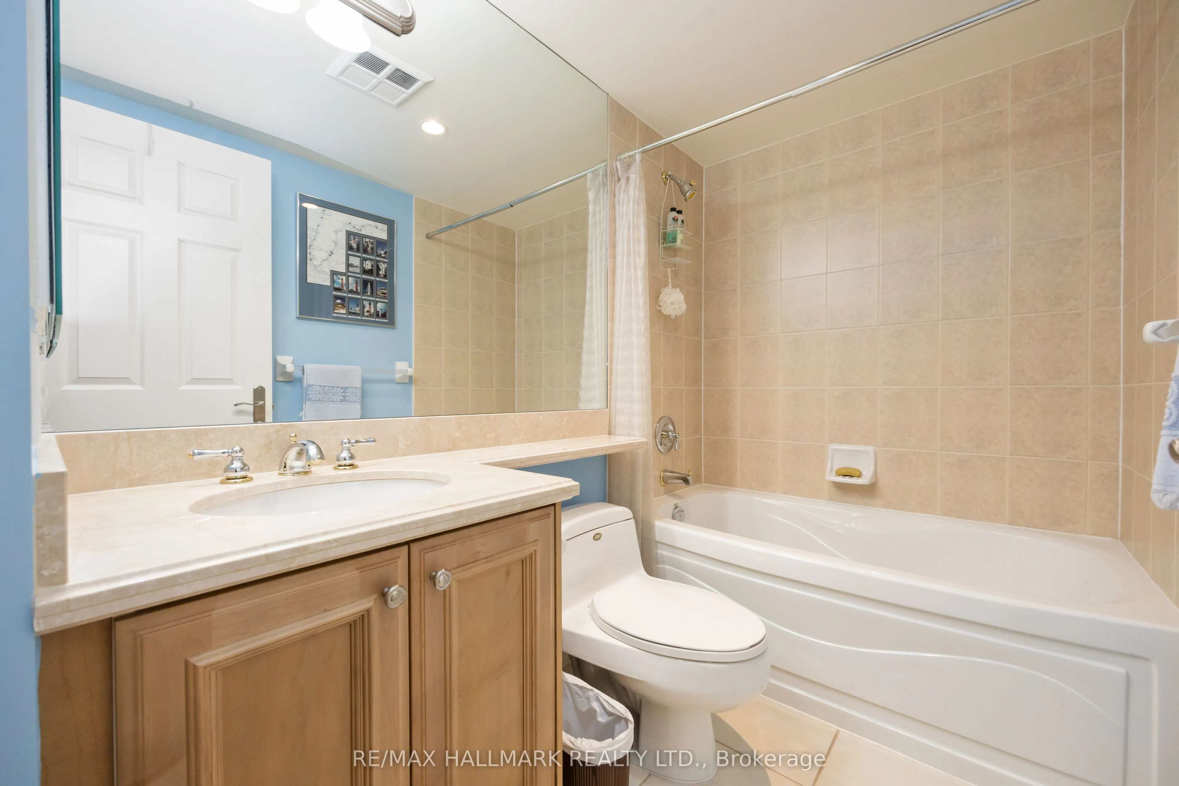 80 Harrison Garden Boulevard, #1821