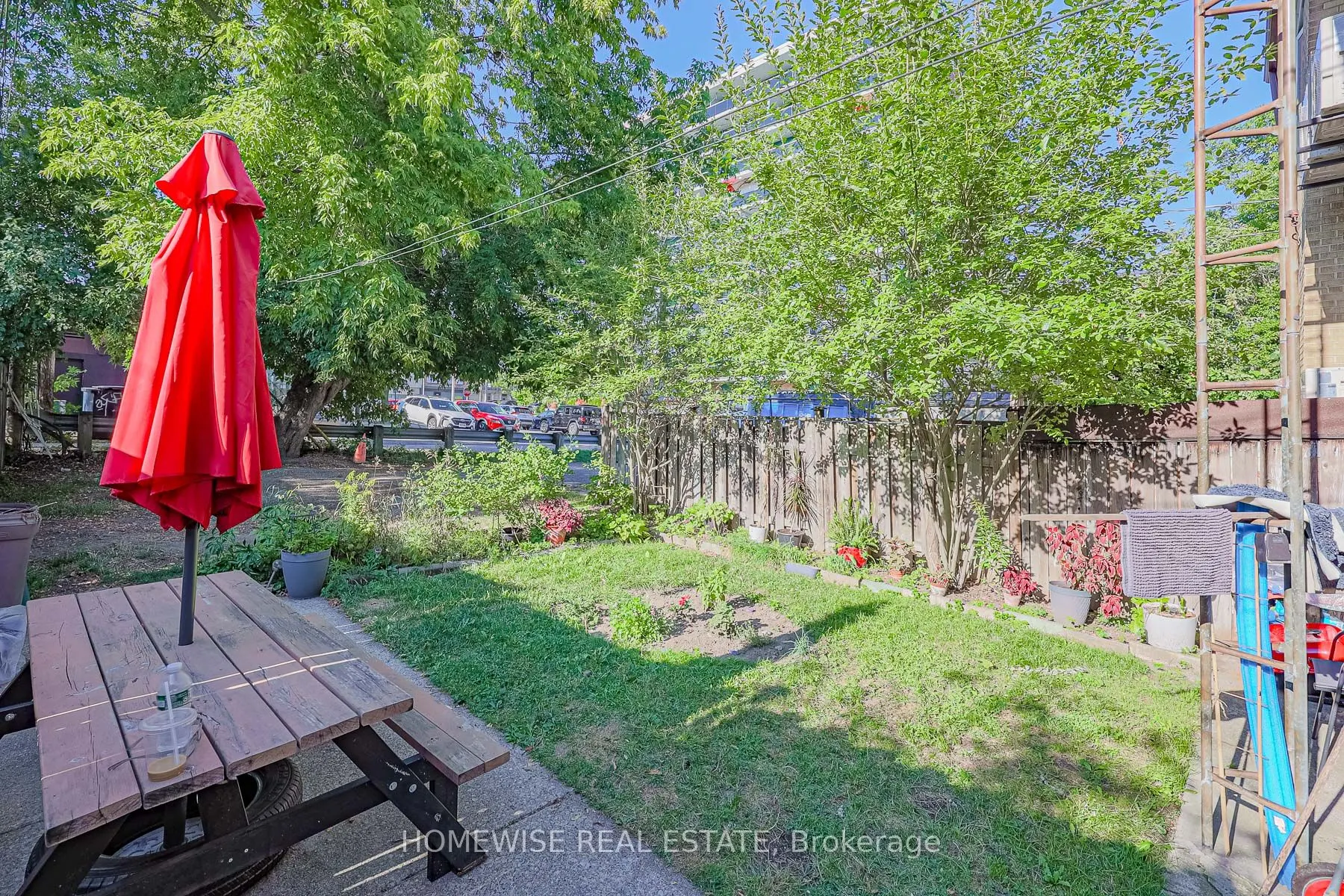 4 Lanark Avenue