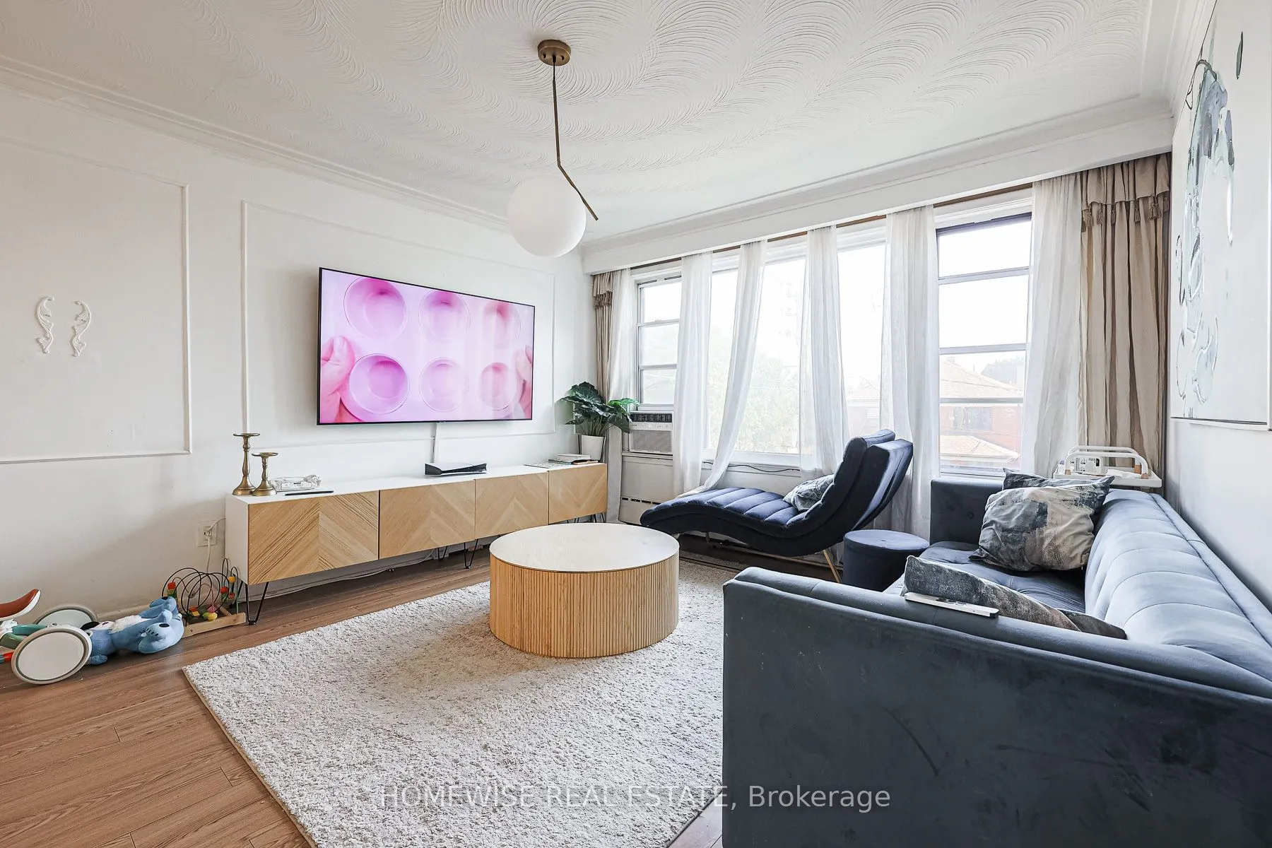 4 Lanark Avenue