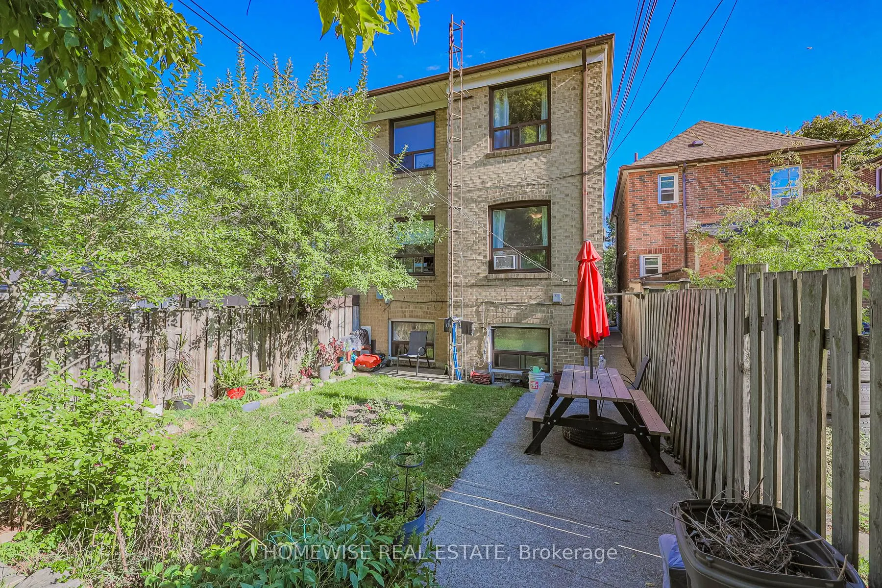 4 Lanark Avenue