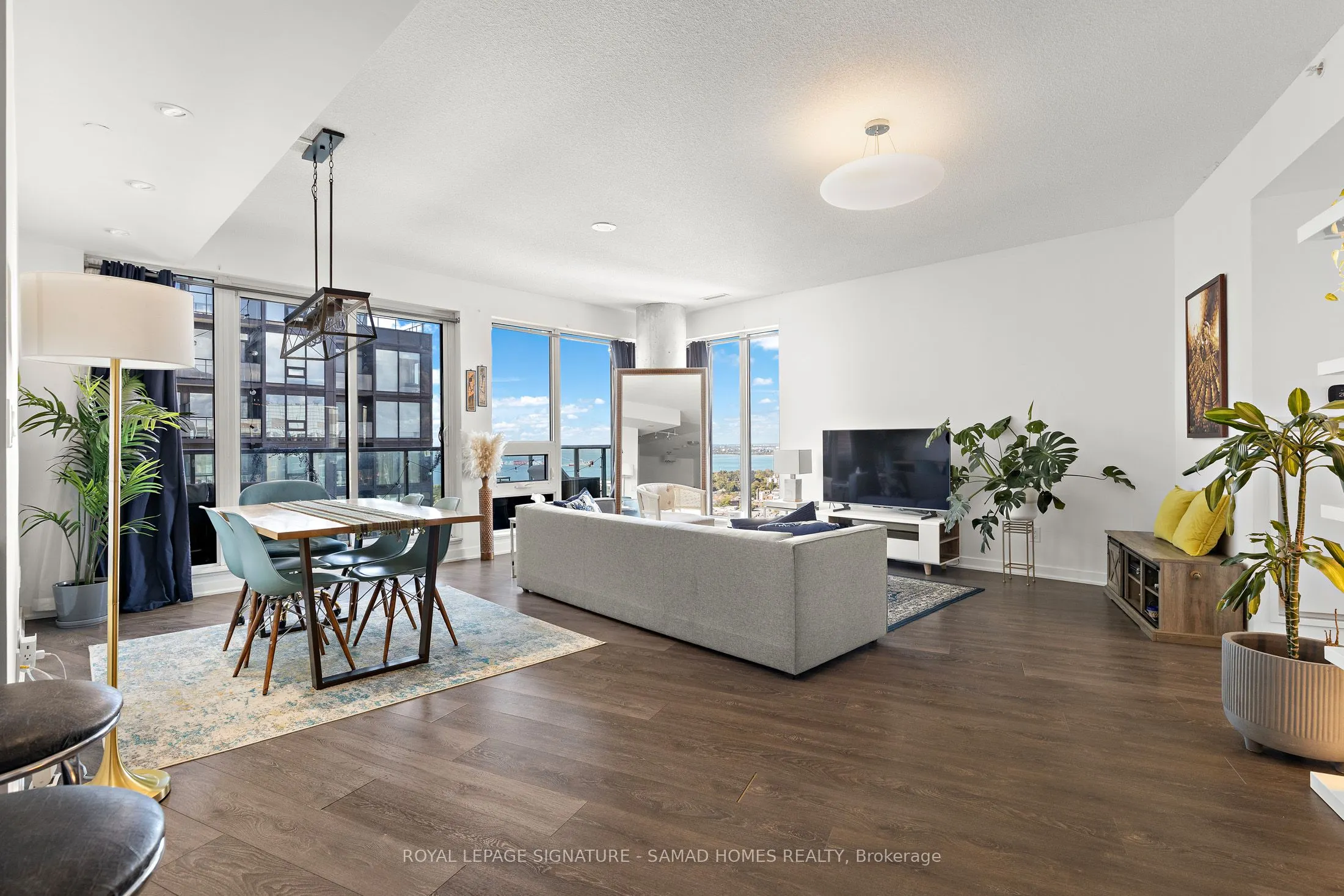 150 East Liberty Street, #2813