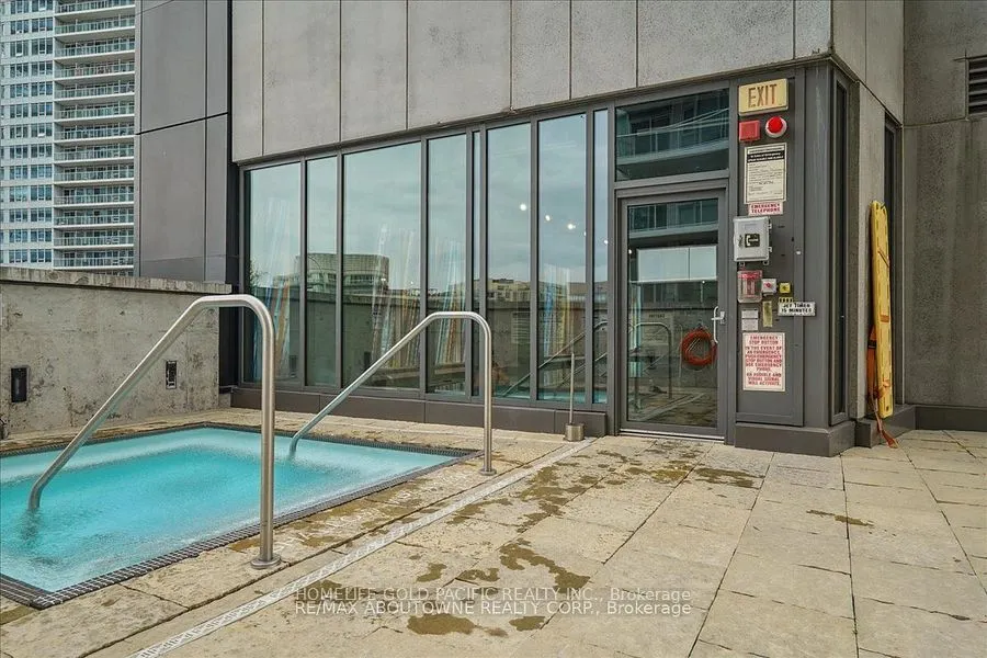 75 Queens Wharf Road, #801