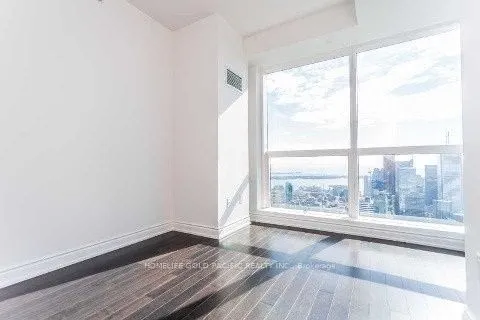 75 Queens Wharf Road, #801