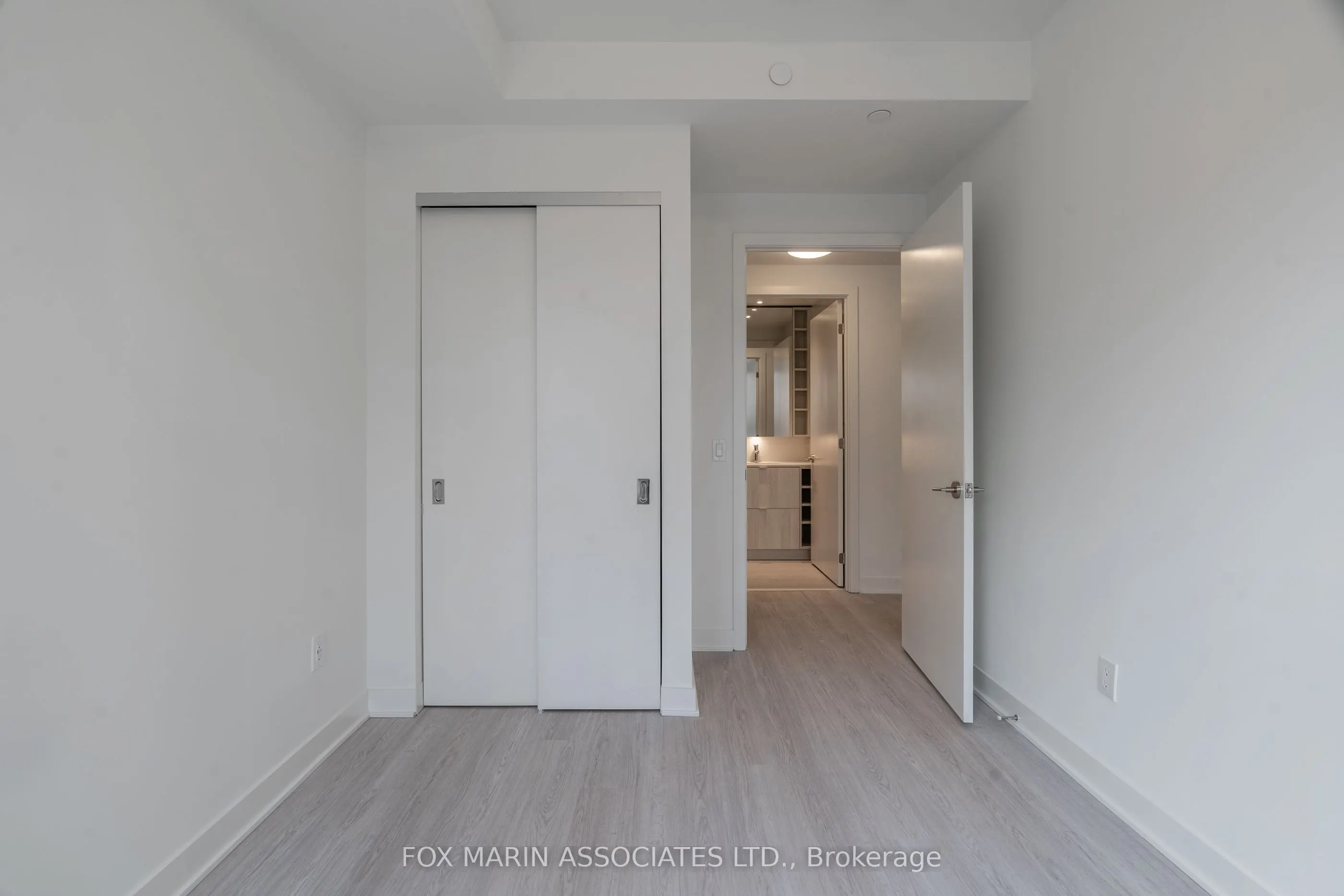 11 Yorkville Avenue, #814