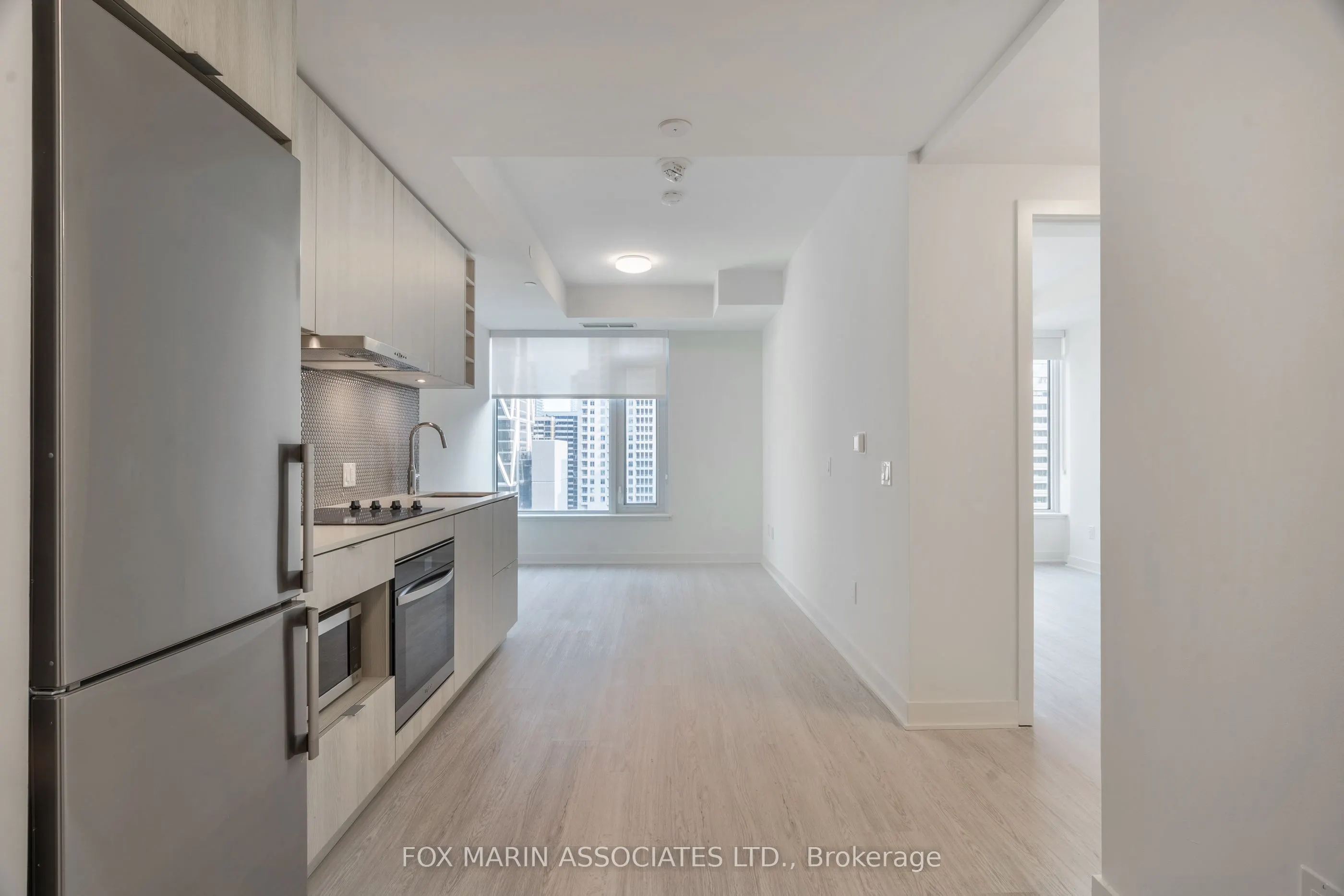 11 Yorkville Avenue, #814