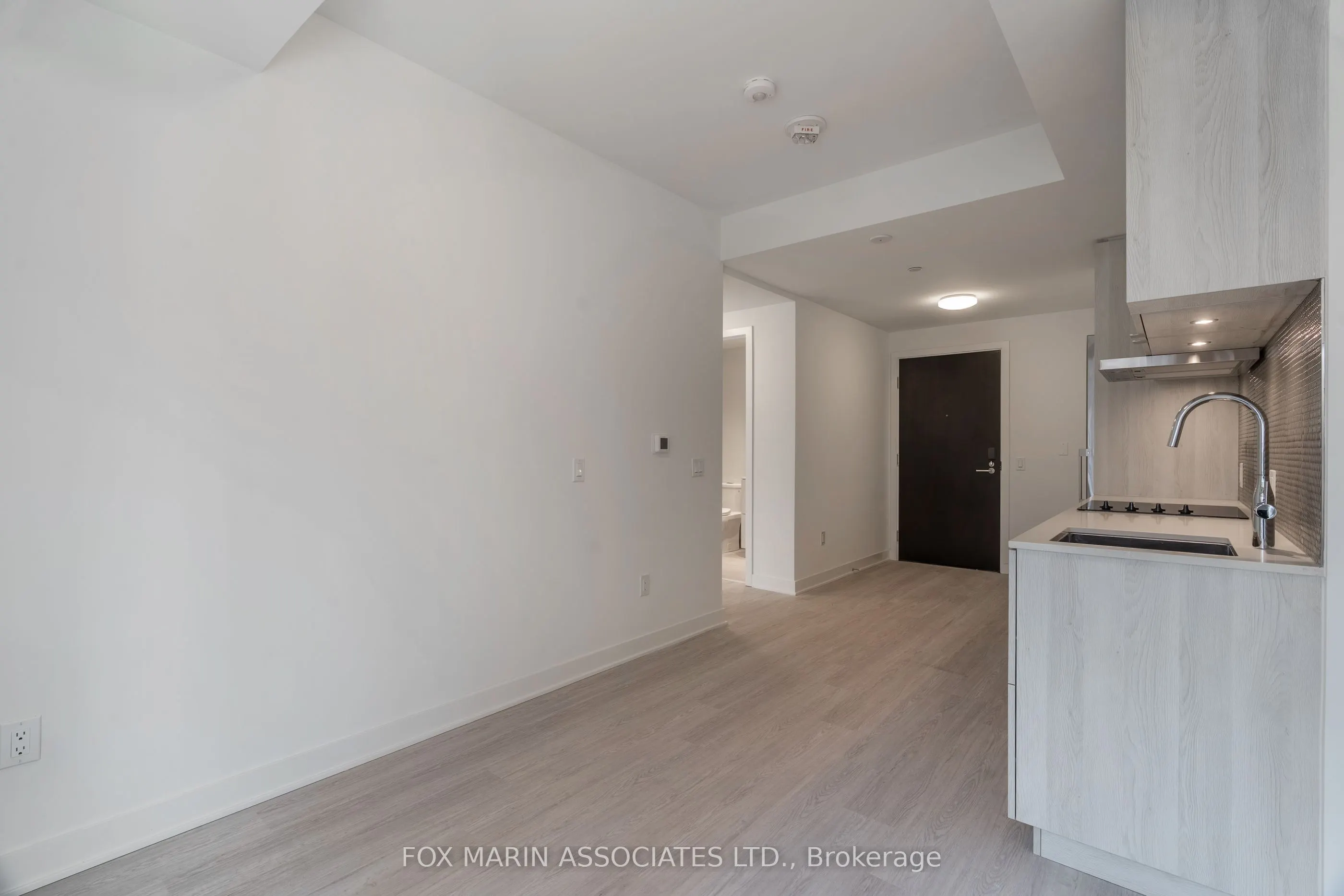 11 Yorkville Avenue, #814