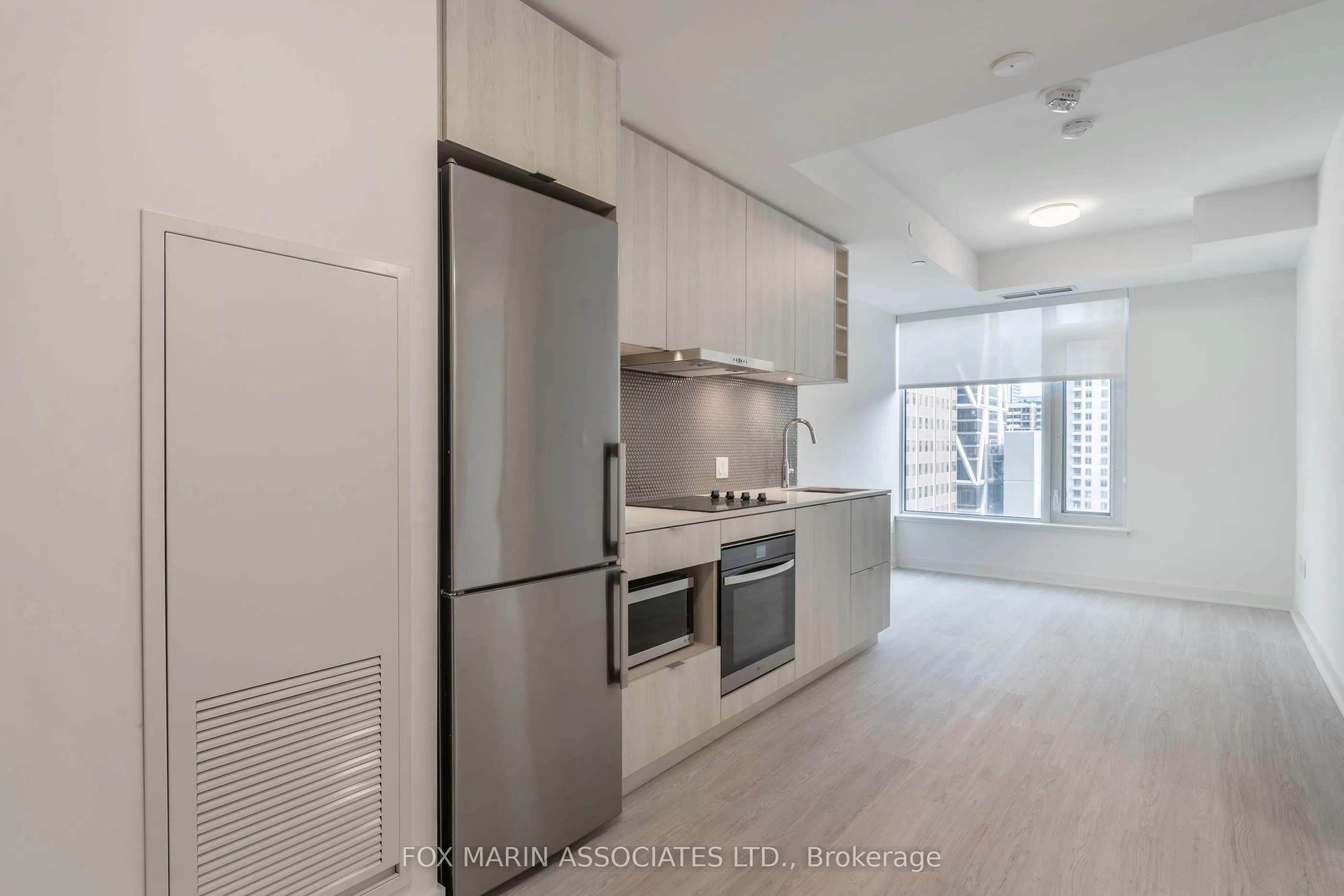 11 Yorkville Avenue, #814