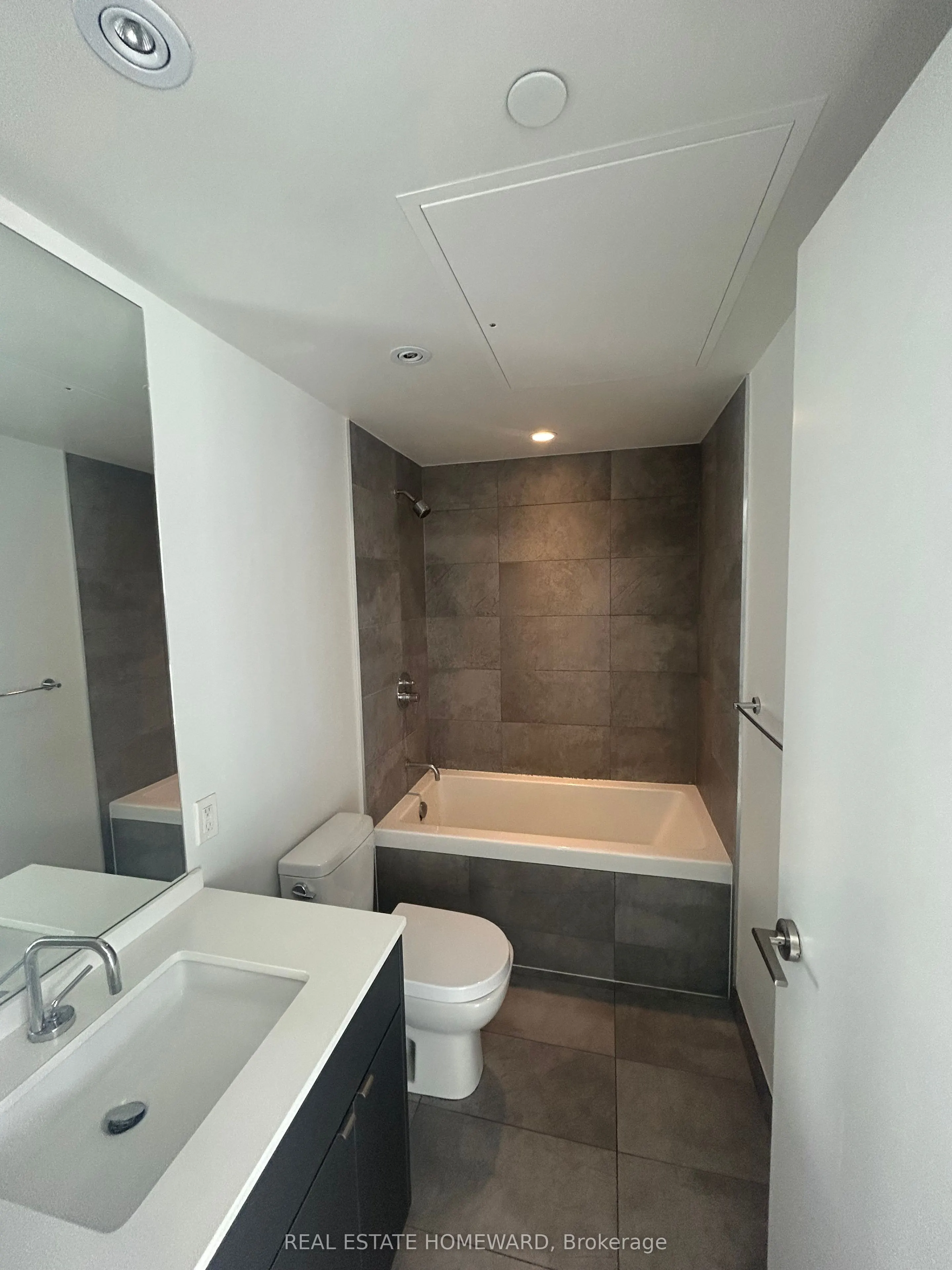 60 Colborne Street, #1009