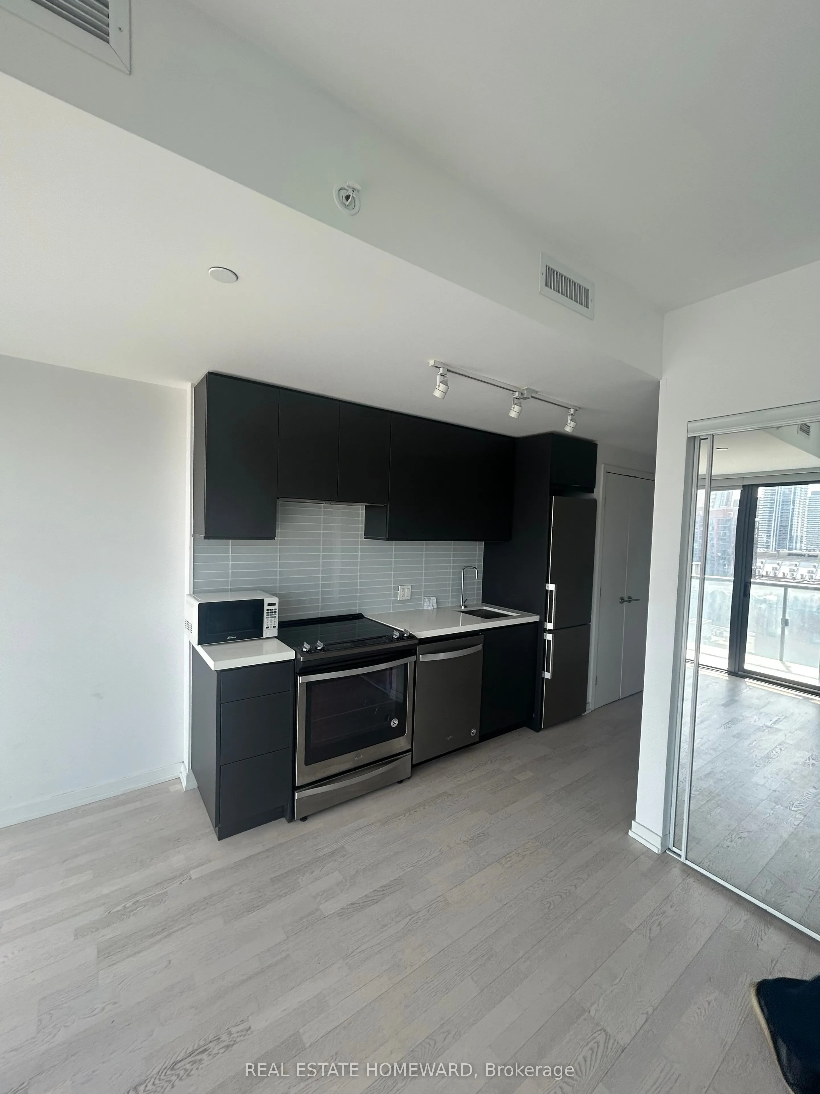 60 Colborne Street, #1009