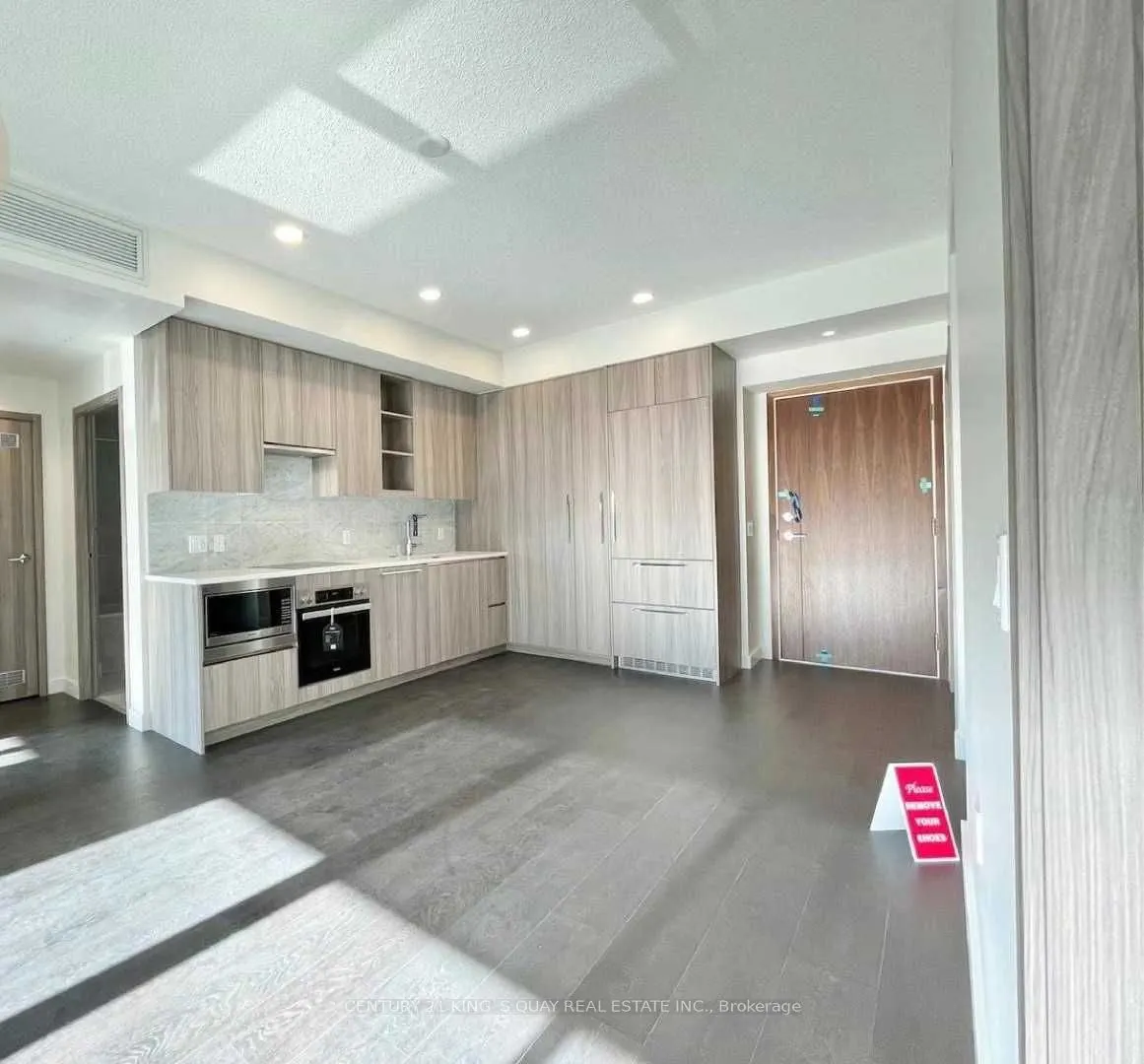 95 Mcmahon Drive, #2806