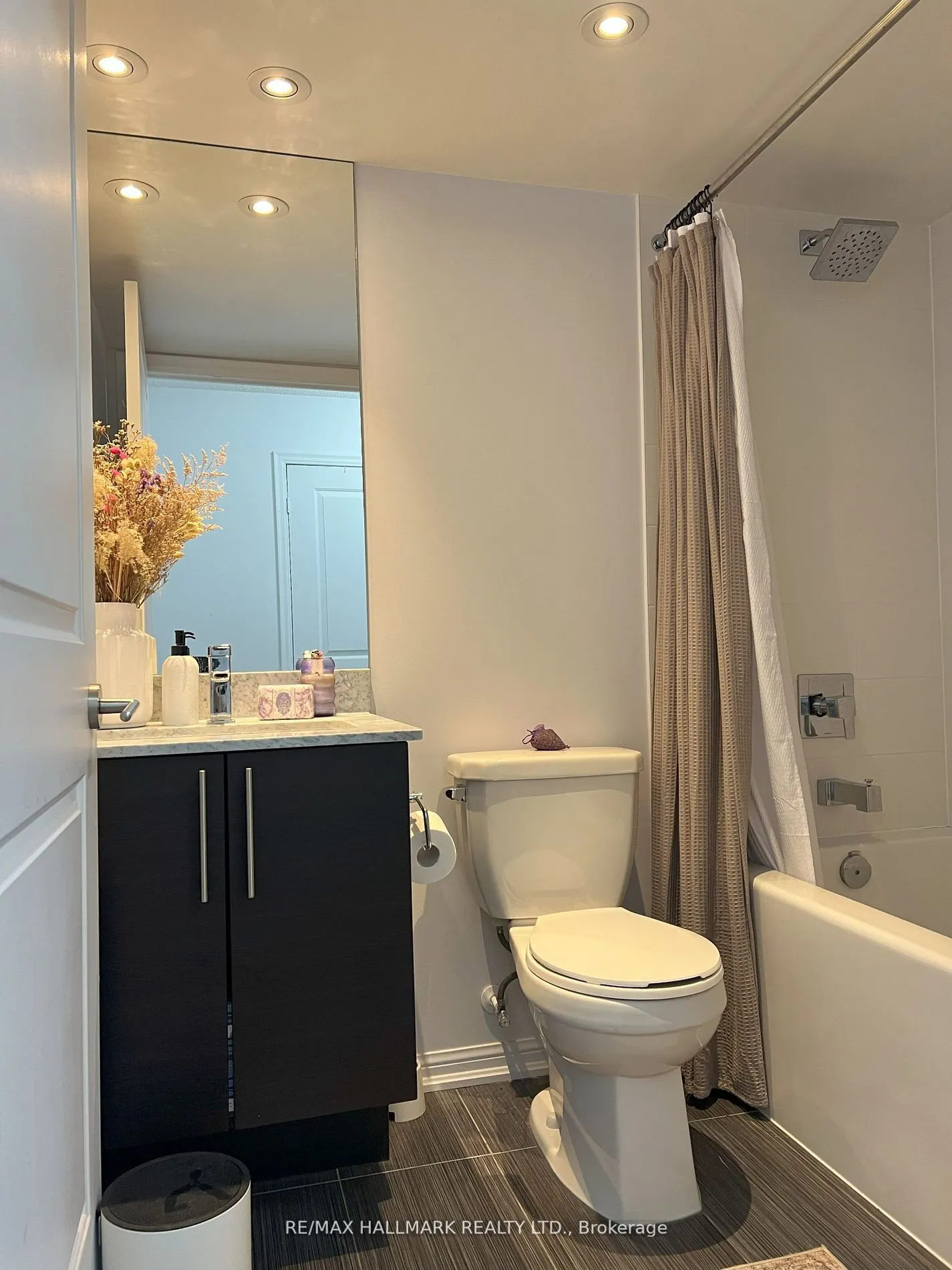 38 Grand Magazine Street, #1232