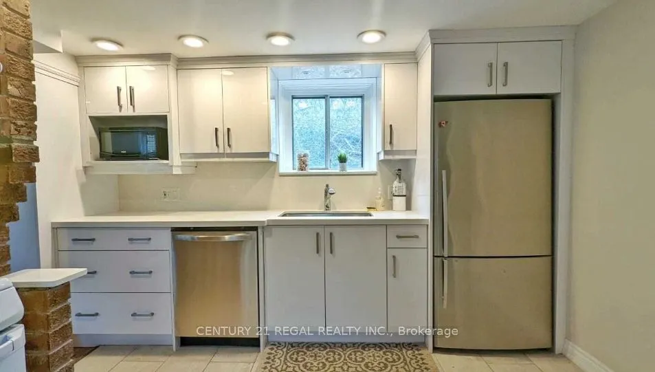 394 Summerhill Avenue, #Lower