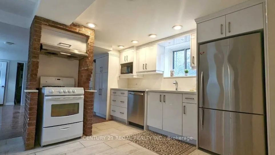 394 Summerhill Avenue, #Lower