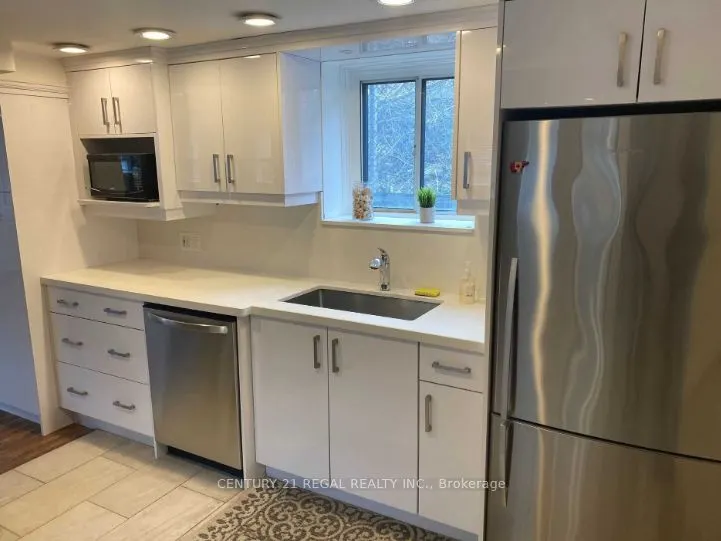 394 Summerhill Avenue, #Lower