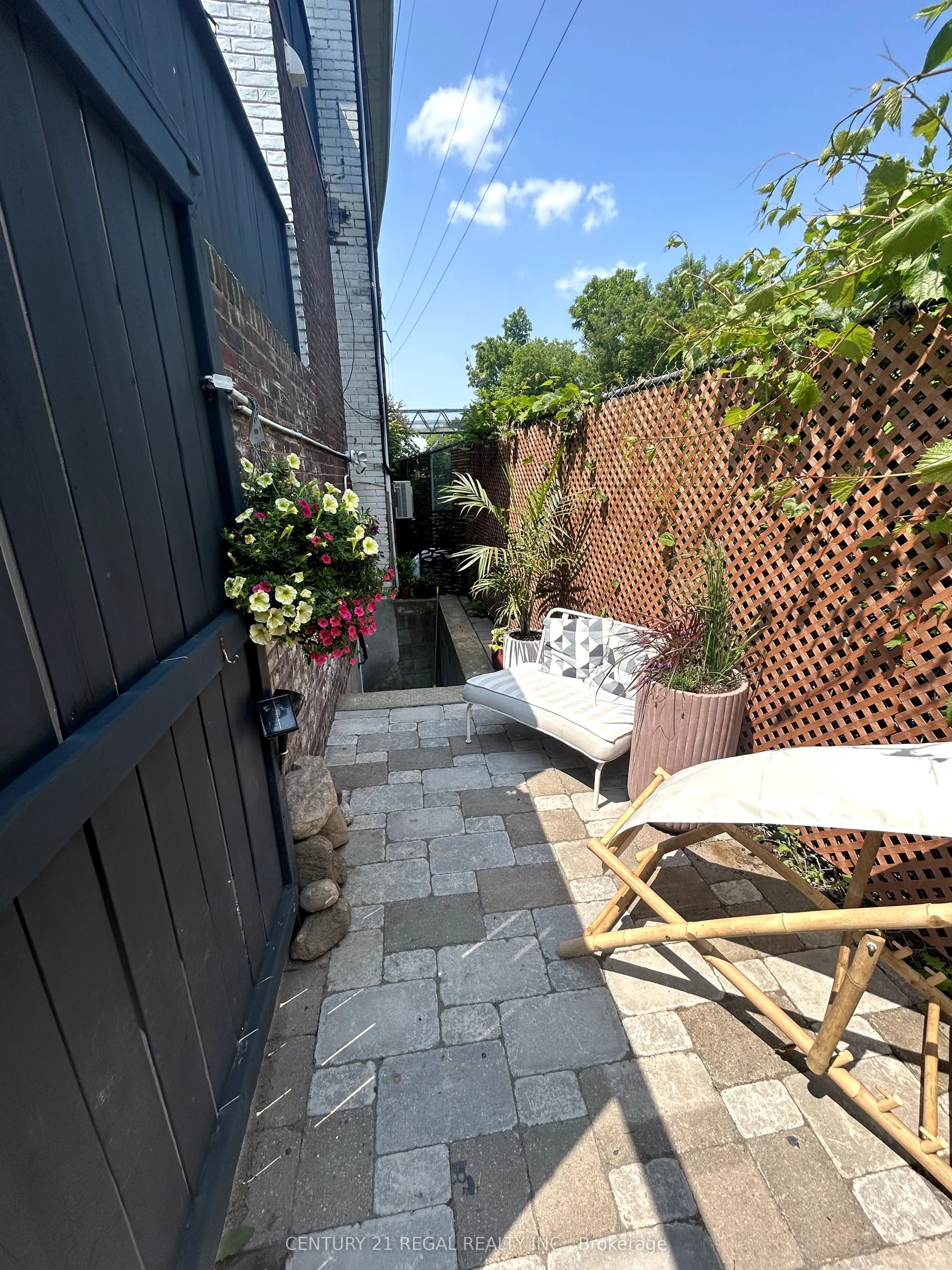 394 Summerhill Avenue, #Lower