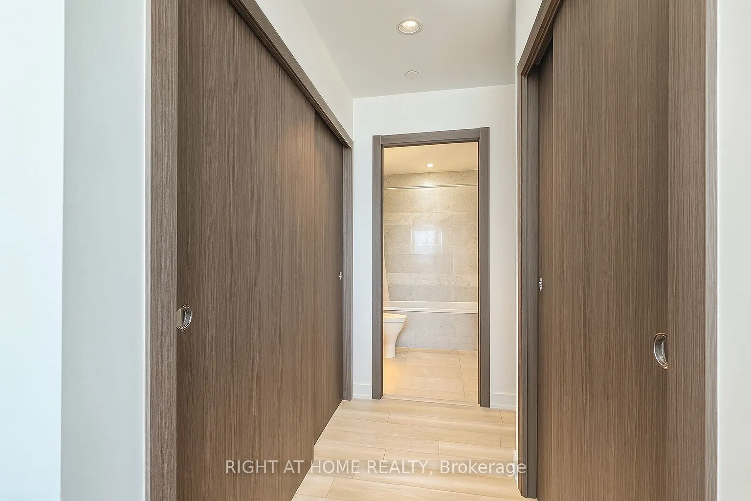 17 Bathurst Street, #4216