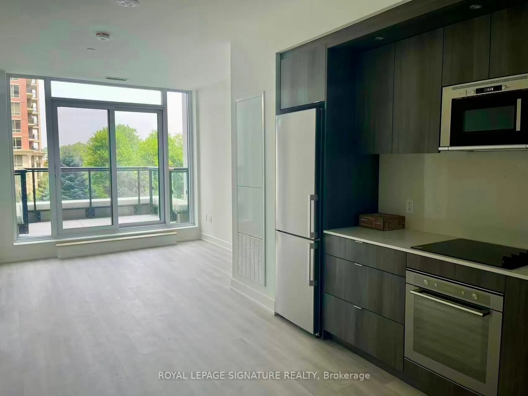 20 Inn On The Park Drive, #443