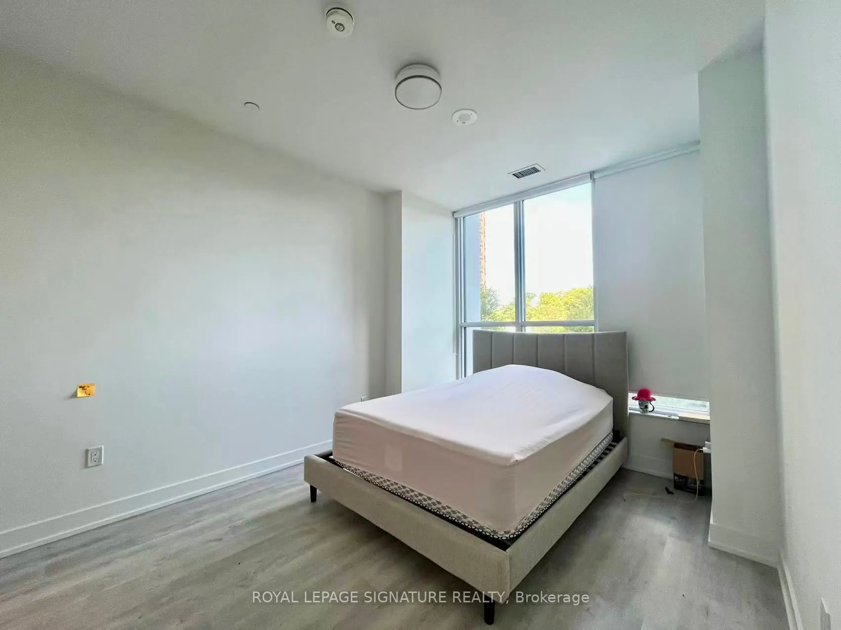 20 Inn On The Park Drive, #443