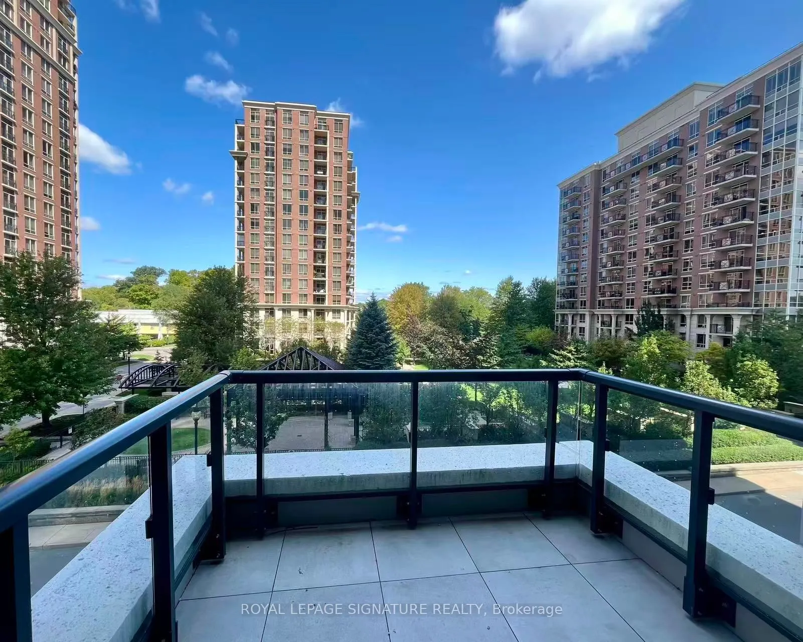 20 Inn On The Park Drive, #443
