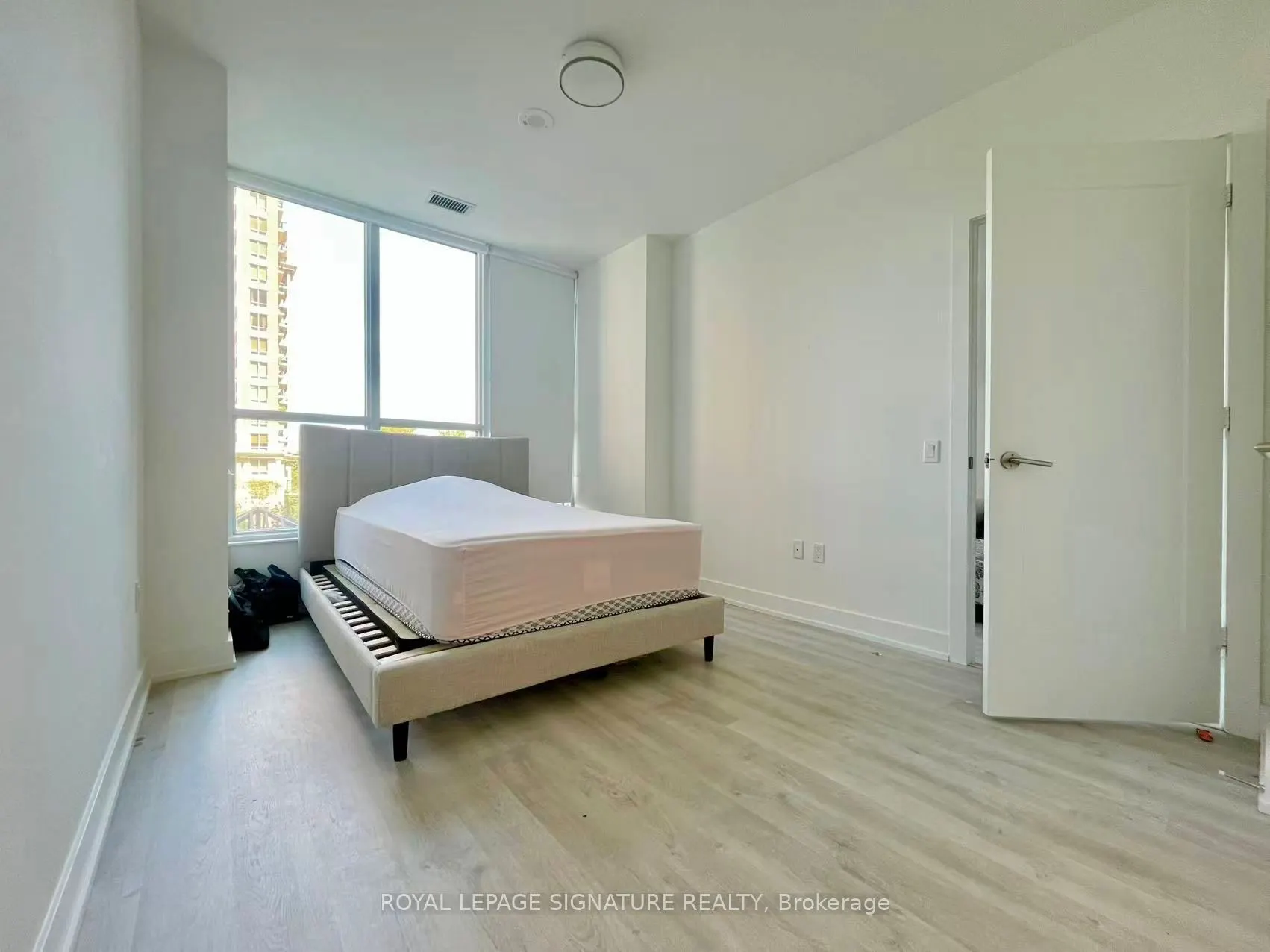 20 Inn On The Park Drive, #443