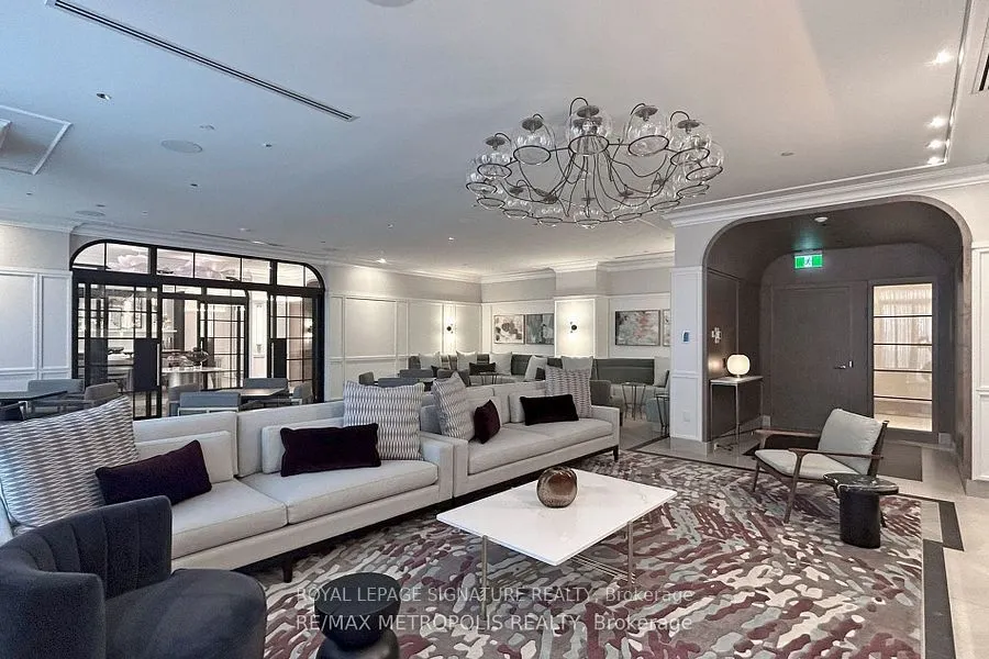 20 Inn On The Park Drive, #443