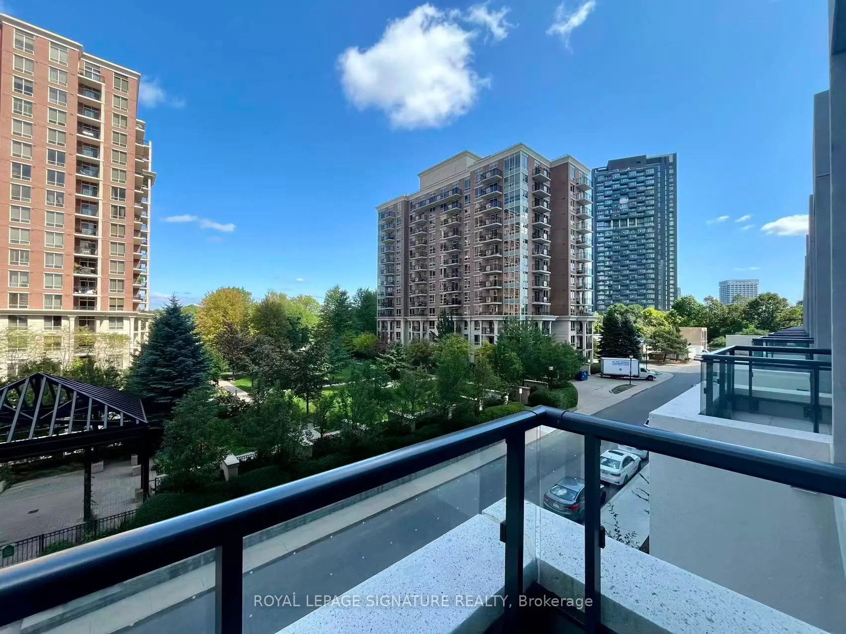 20 Inn On The Park Drive, #443
