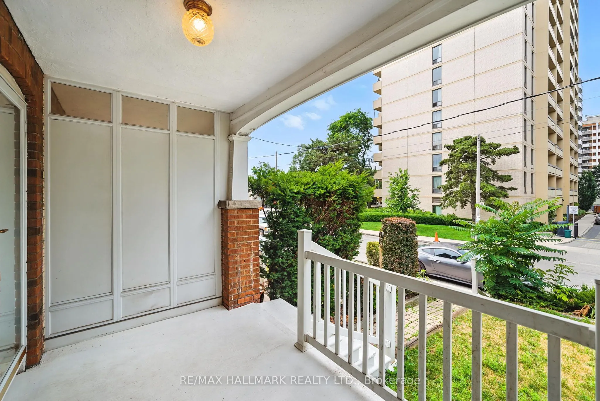 49 Rawlinson Avenue