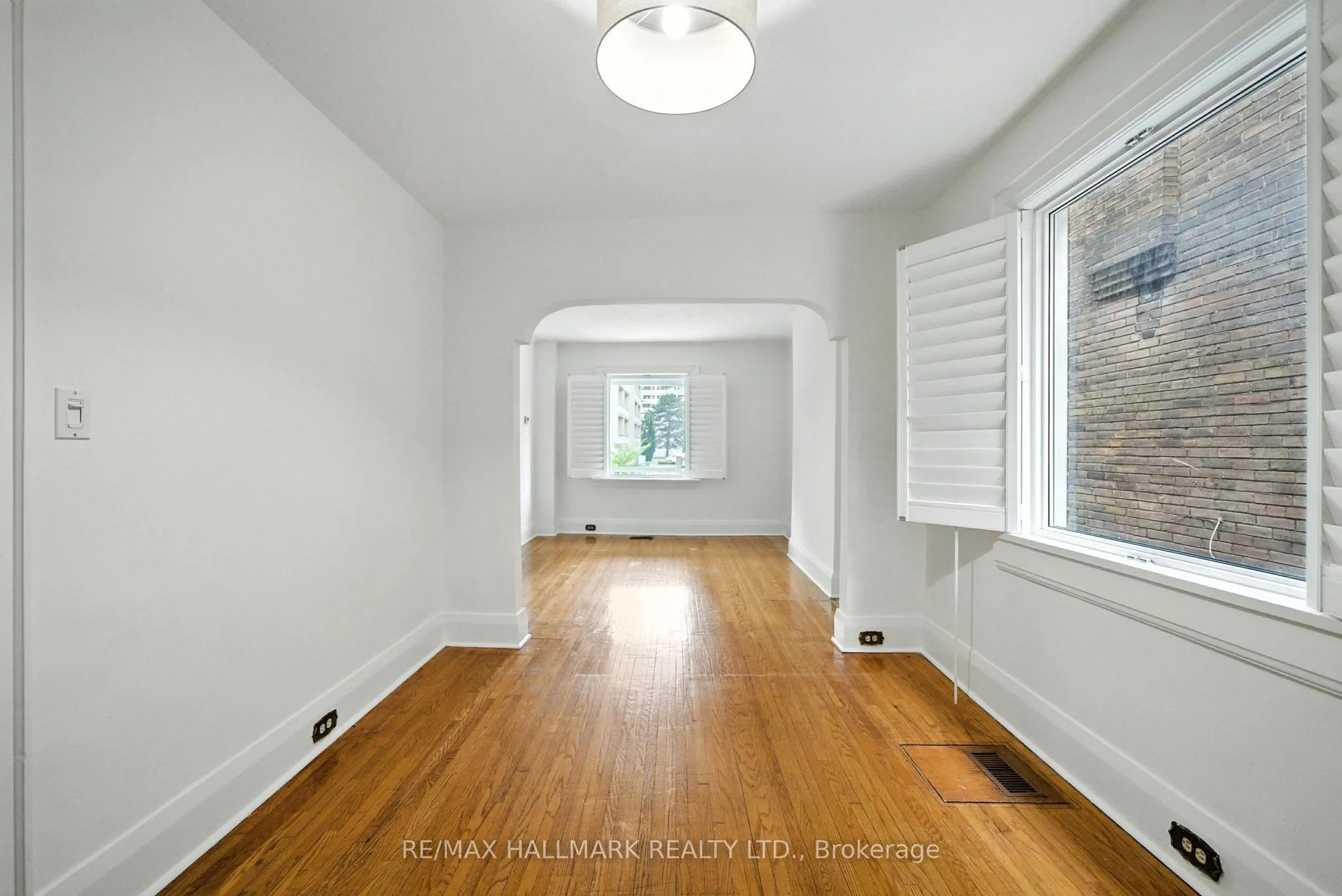49 Rawlinson Avenue