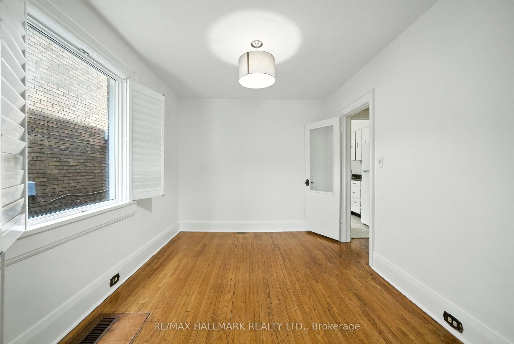 49 Rawlinson Avenue