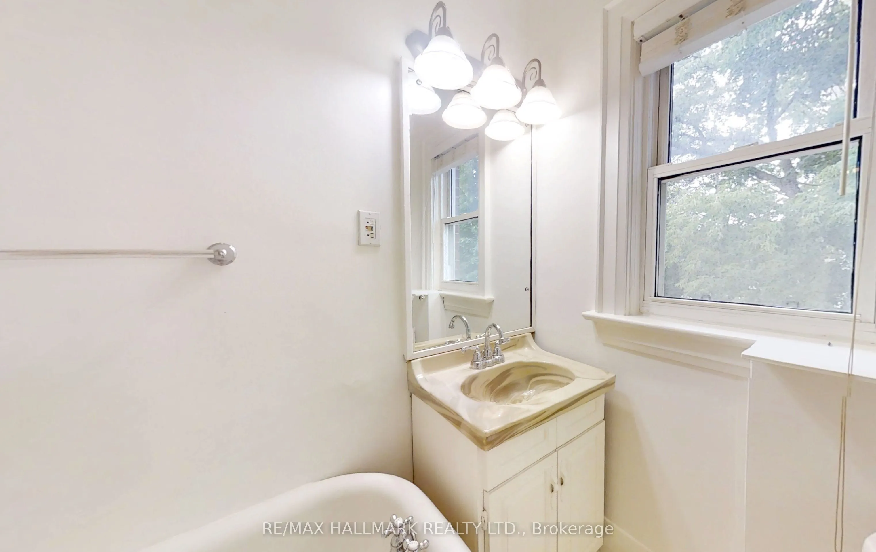 49 Rawlinson Avenue