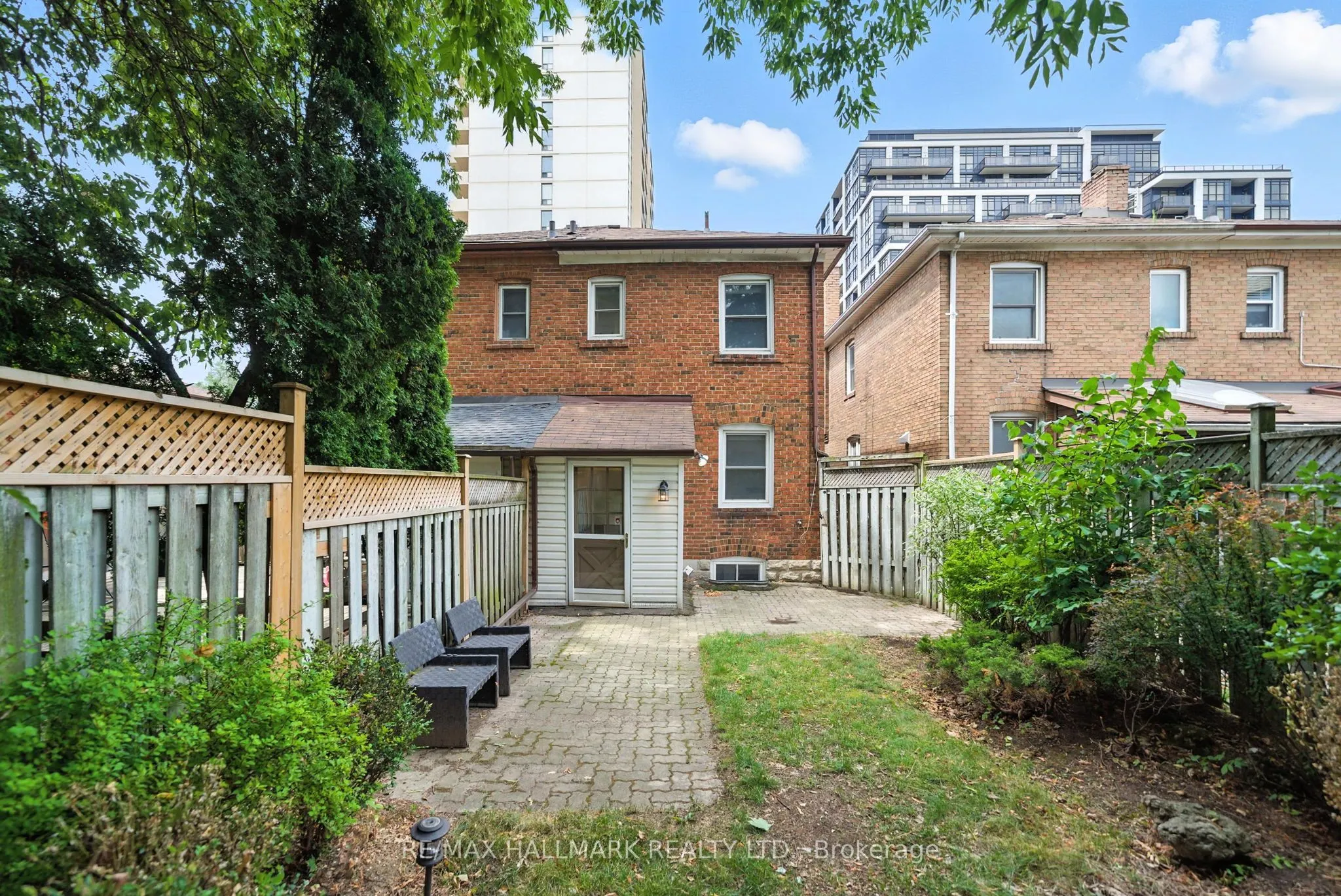 49 Rawlinson Avenue